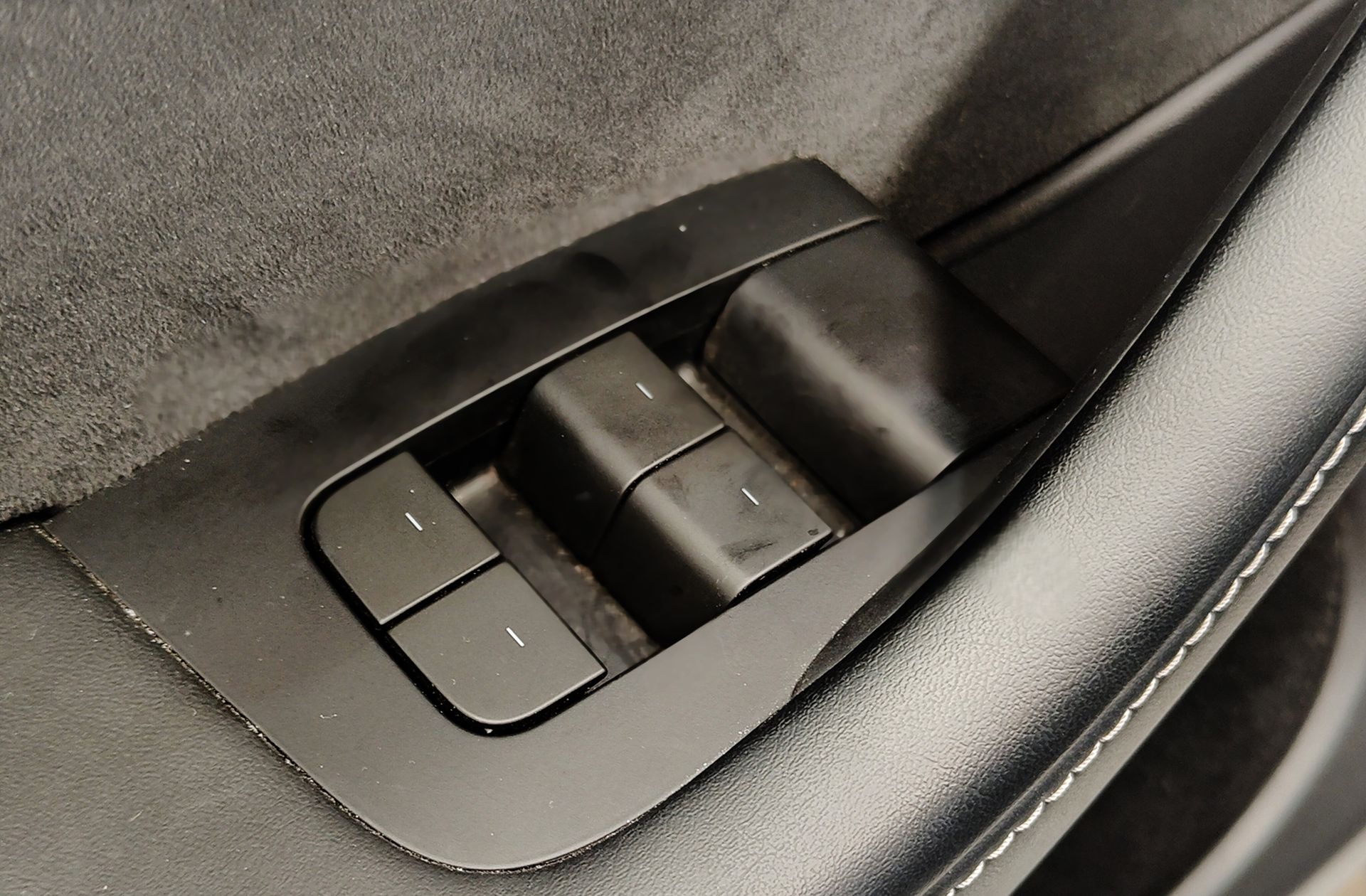 Tesla Model Y Tracción Trasera RWD - foto 43