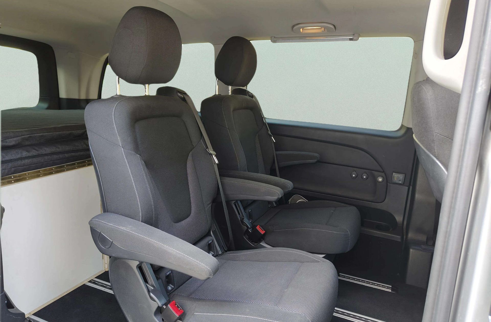Mercedes-Benz Clase V 220 d Largo Camper 6 plazas - foto 17