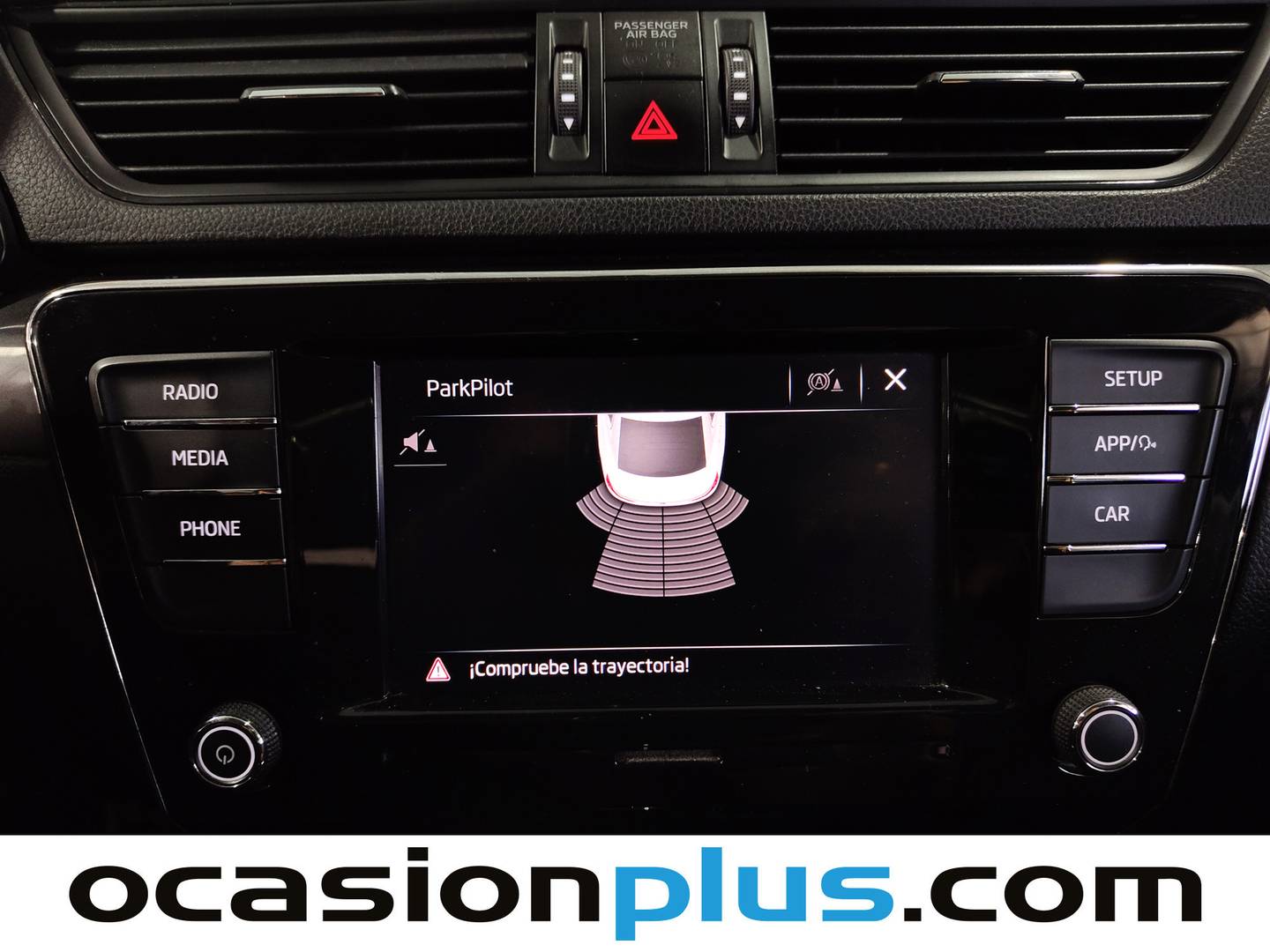 Extras y acabados del Skoda Superb Skoda Superb 2.0 TDI Active DSG (150 CV)
