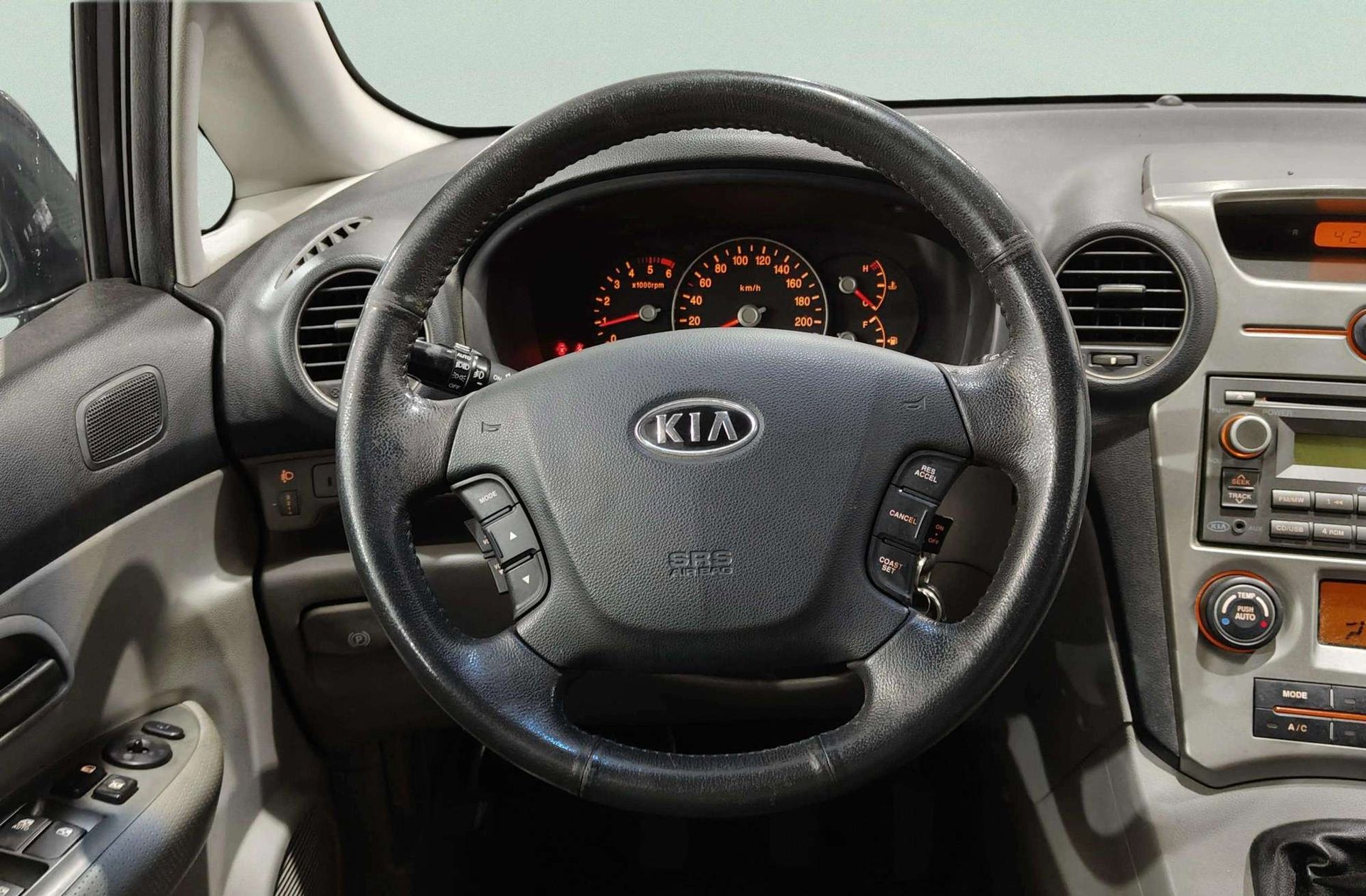 Kia Carens 2.0 CRDi Emotion - foto 21