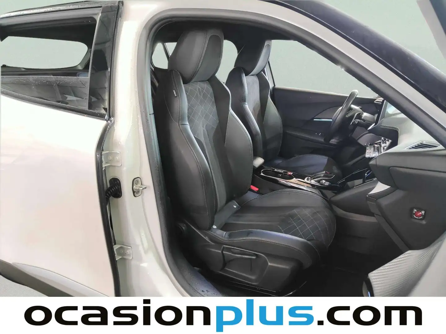 Foto Peugeot 2008 Peugeot 2008 BlueHDI 130 S&S GT Pack EAT8 (130 CV)