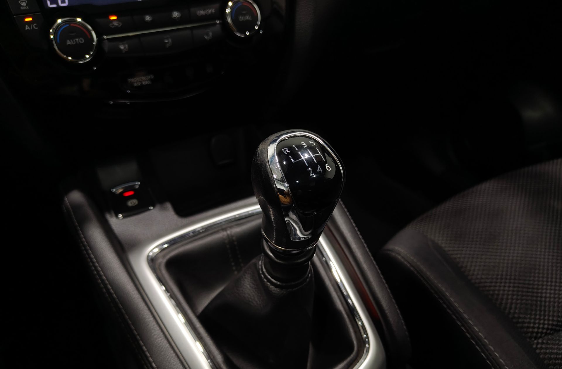 Nissan Qashqai DIG-T 115 N-Connecta 4x2 - foto 5
