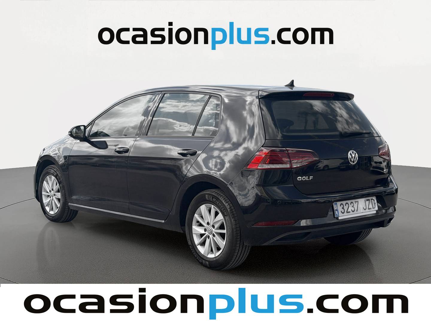 Foto trasera Volkswagen Golf Volkswagen Golf Business & Navi 1.6 TDI (115 CV) izquierda