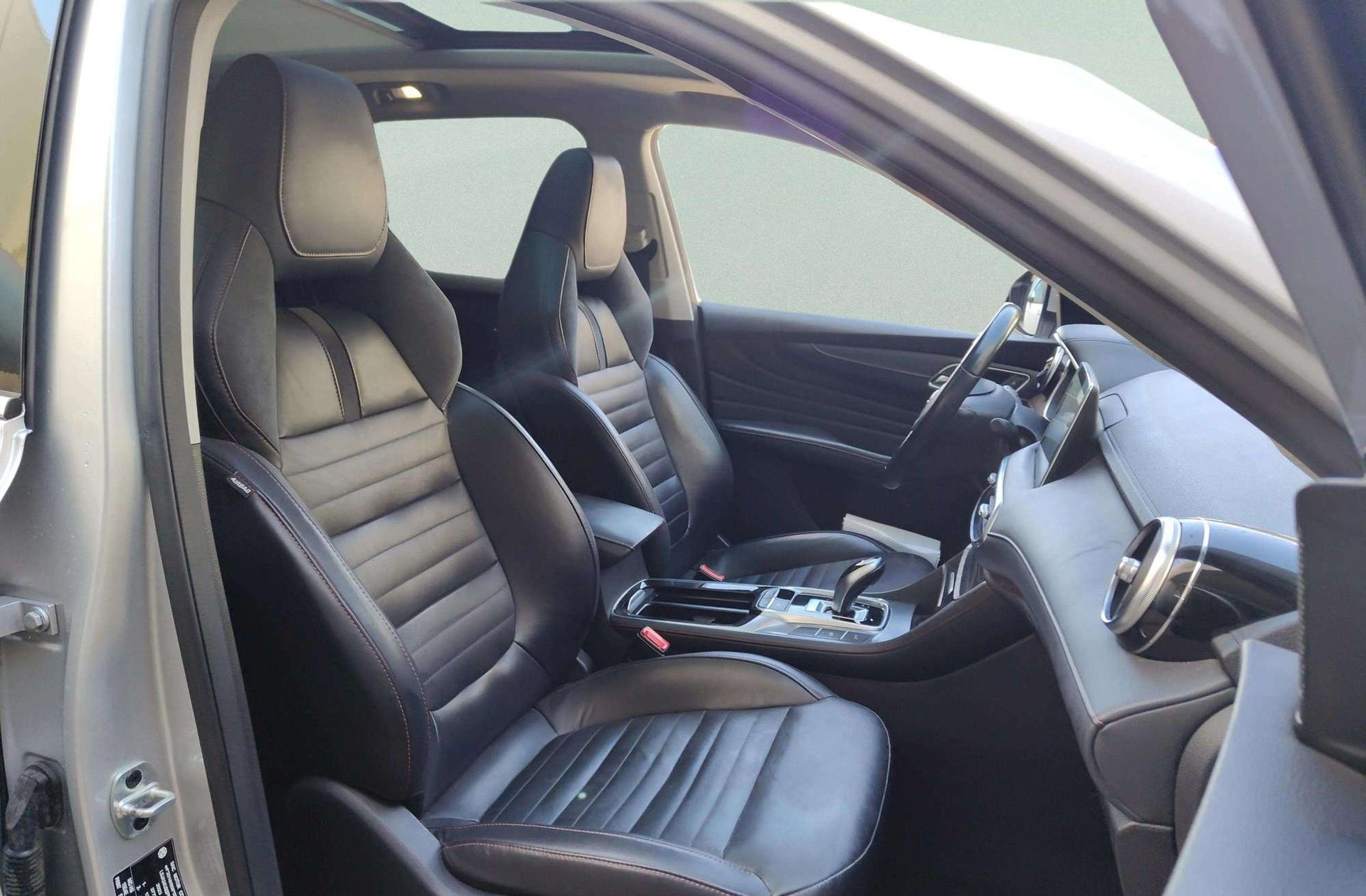 MG HS 1.5 Turbo GDI Luxury DCT - foto 24