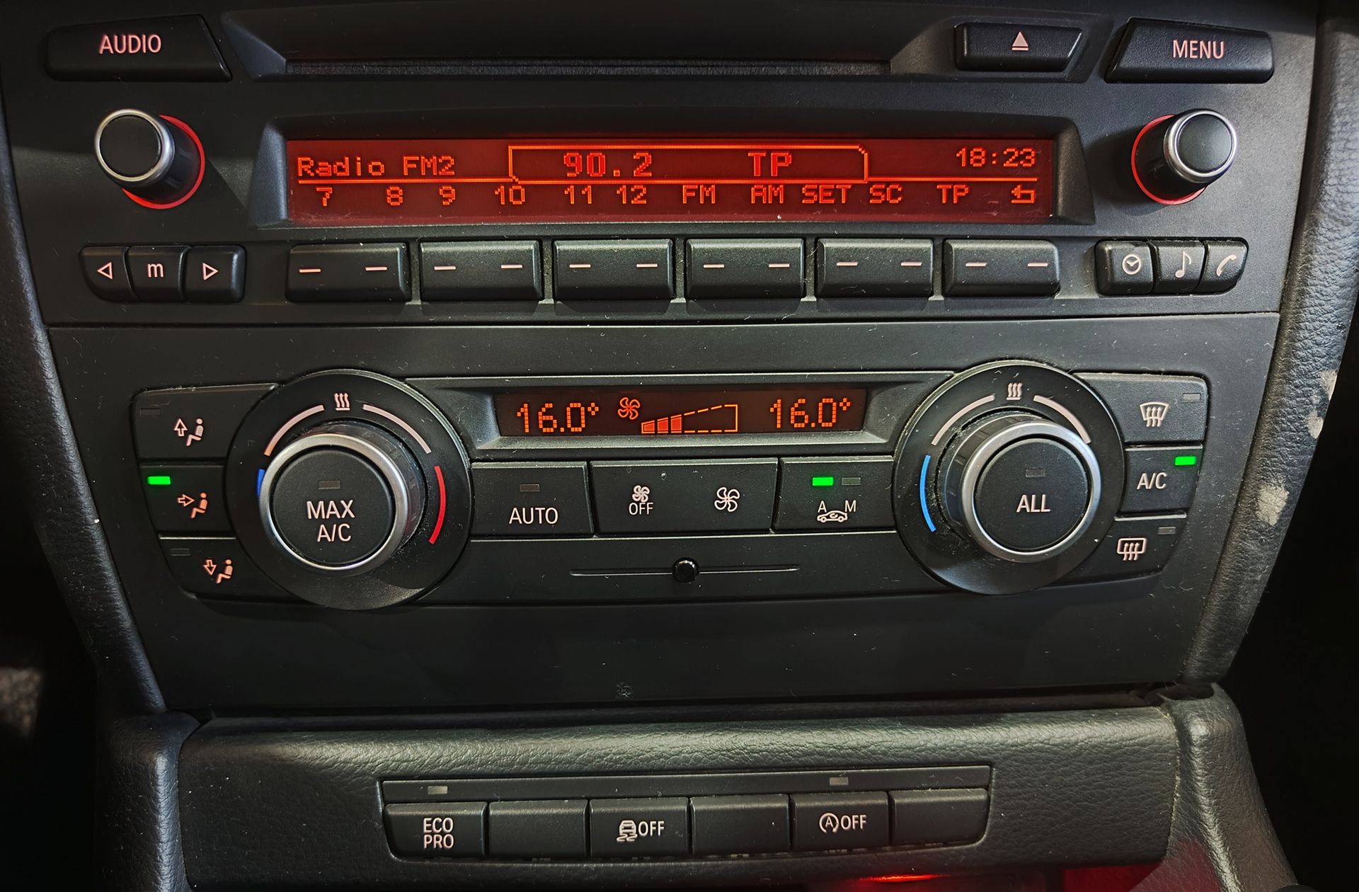 BMW X1 sDrive18d - foto 26