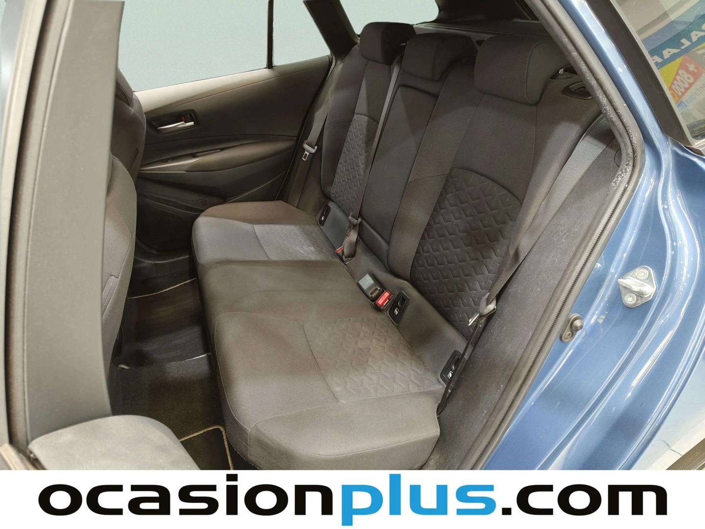 Foto asientos traseros Toyota Corolla Toyota Corolla 125H Active Tech E-CVT (122 CV)
