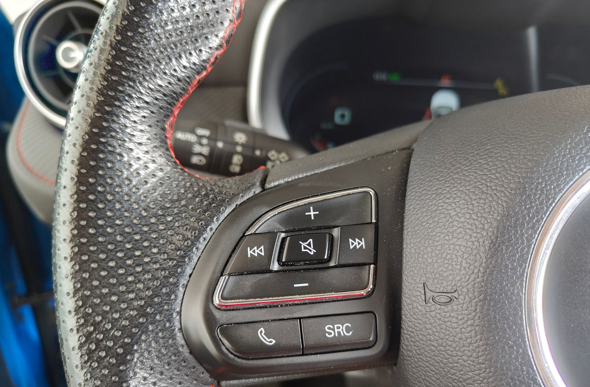 MG ZS 1.0T Luxury - foto 29