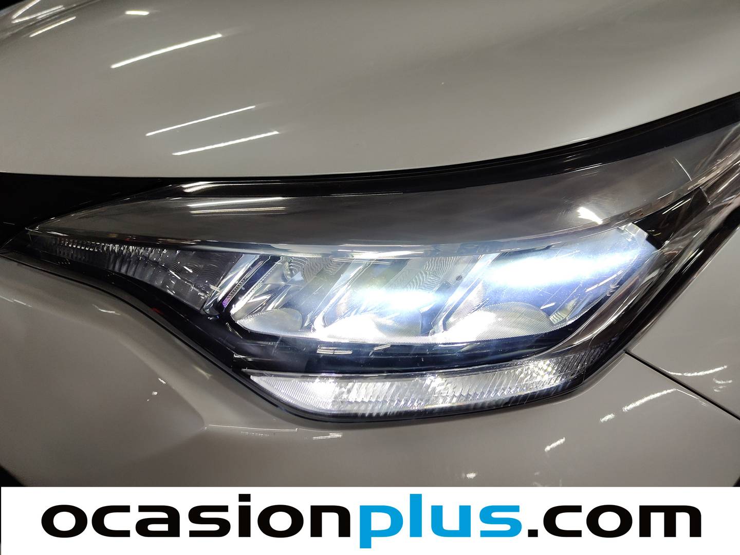 Extras del Toyota C-HR Toyota C-HR 180H Advance (184 CV)