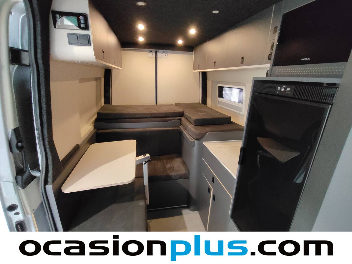 Mercedes Sprinter Mercedes Sprinter Furgon 211 CDI MEDIO 3.0T T. ALTO TD (114 CV) Camperizada 3 Plazas automático