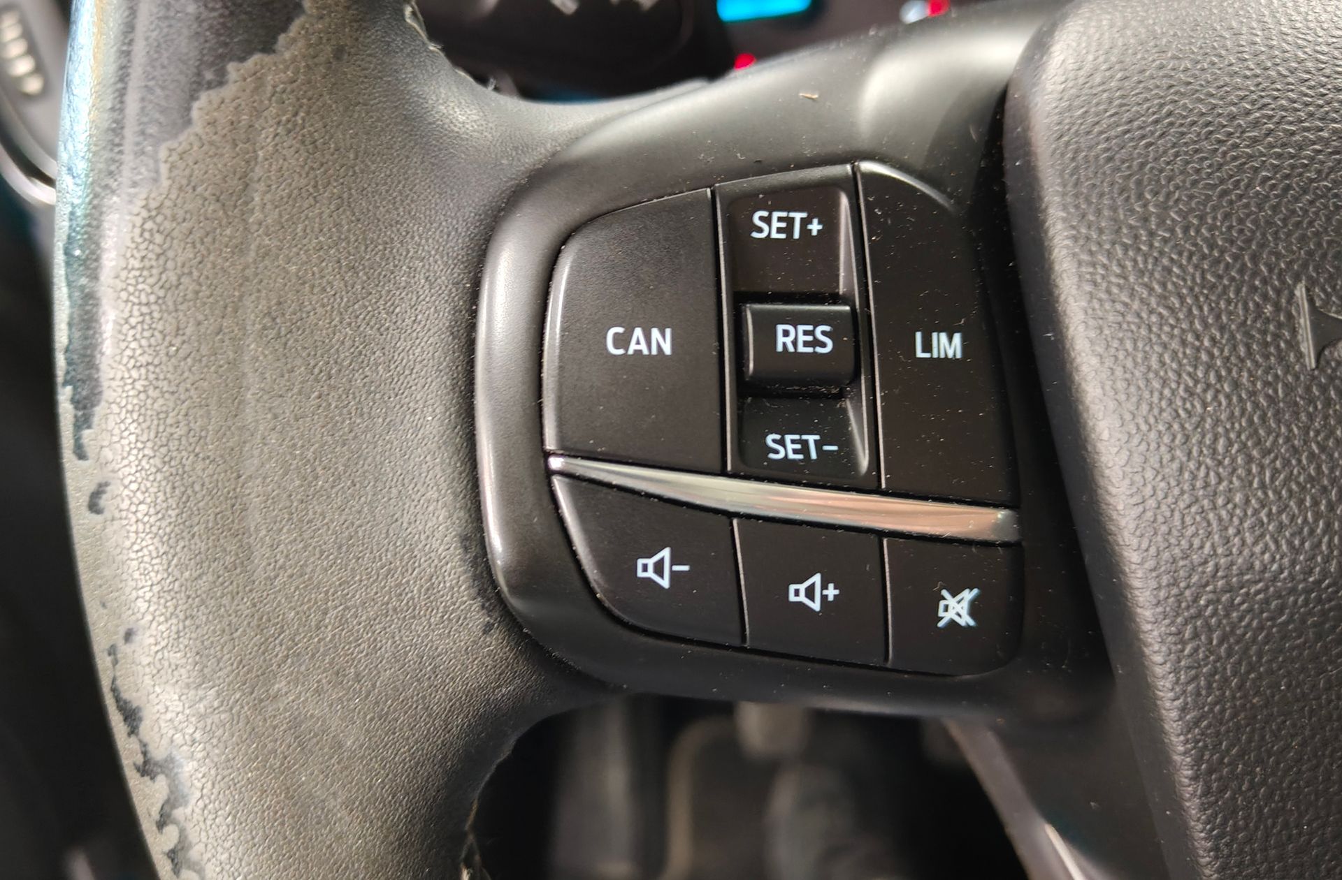Ford Fiesta 1.0 EcoBoost Titanium - foto 23