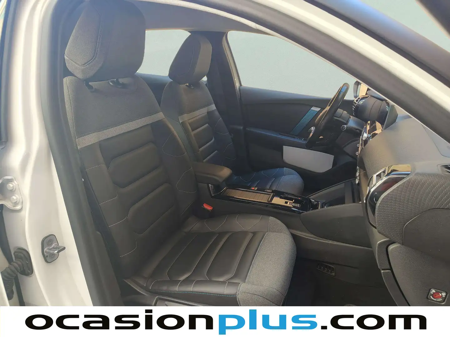 Foto Citroën ë-C4 Citroen ë-C4 eléctrico 50kWh Shine (136 CV)