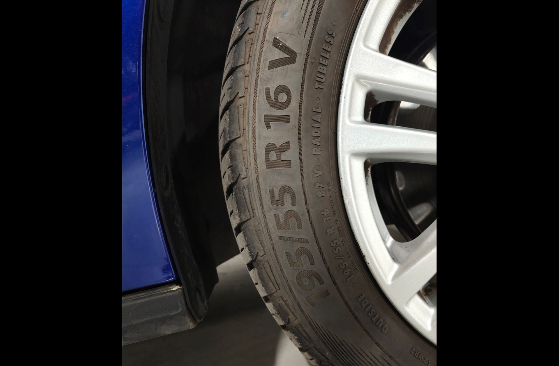Ford Tourneo Courier 1.0 EcoBoost Titanium - foto 35