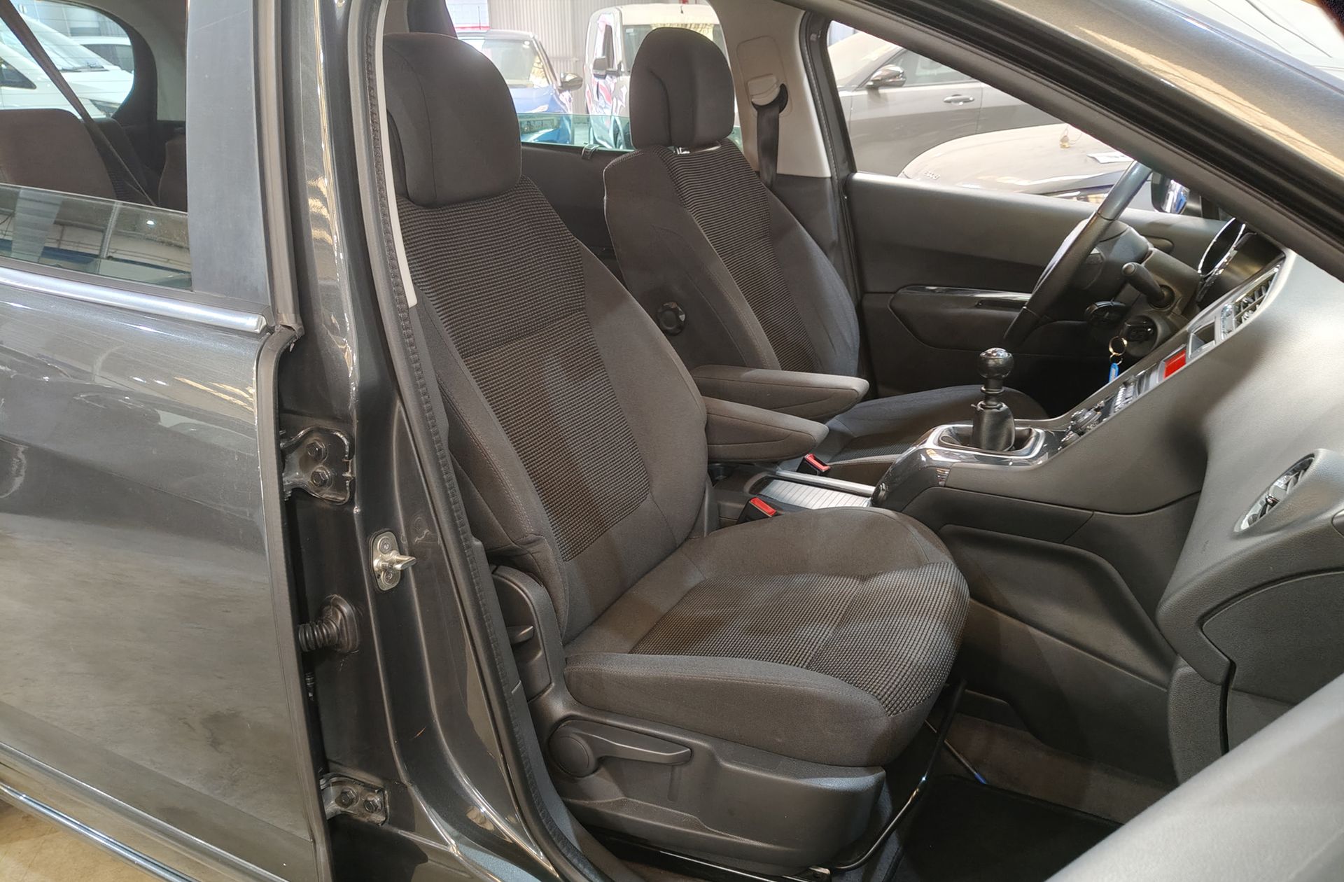 Peugeot 5008 1.6 BlueHDi Style FAP 7 plazas - foto 15