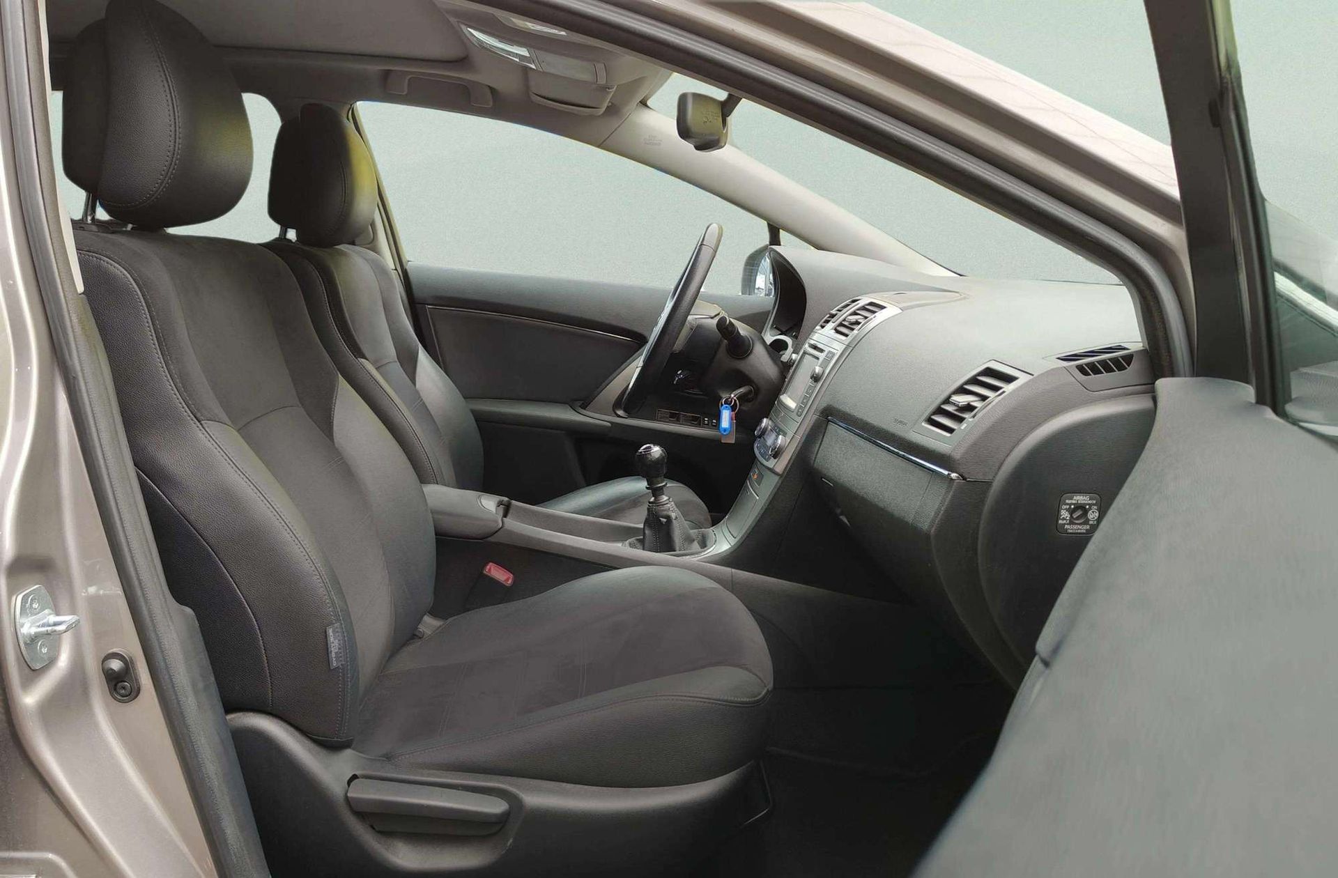 Toyota Avensis 120D Cross Sport Advance - foto 17