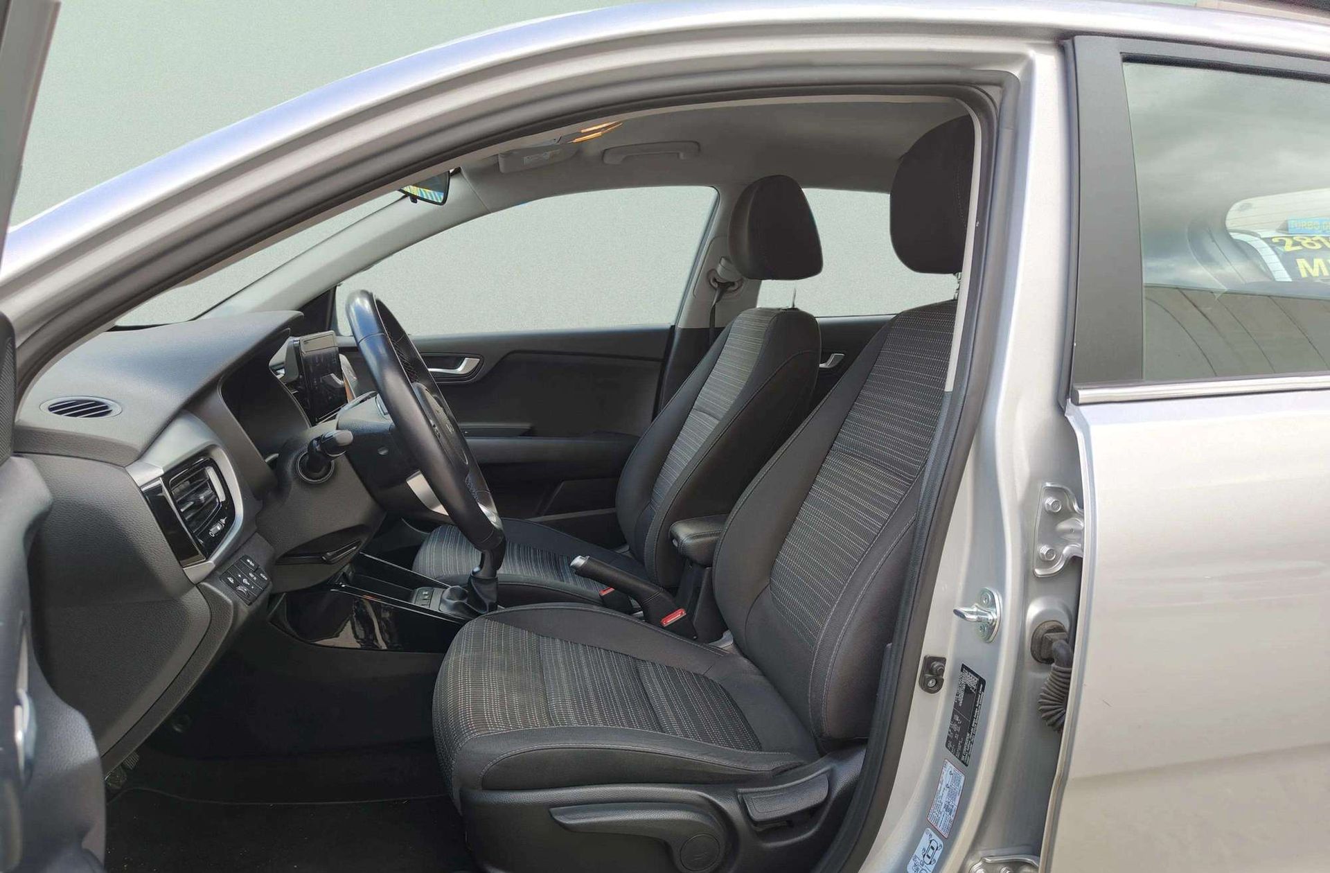 Kia Stonic 1.0 T-GDi MHEV Drive - foto 13