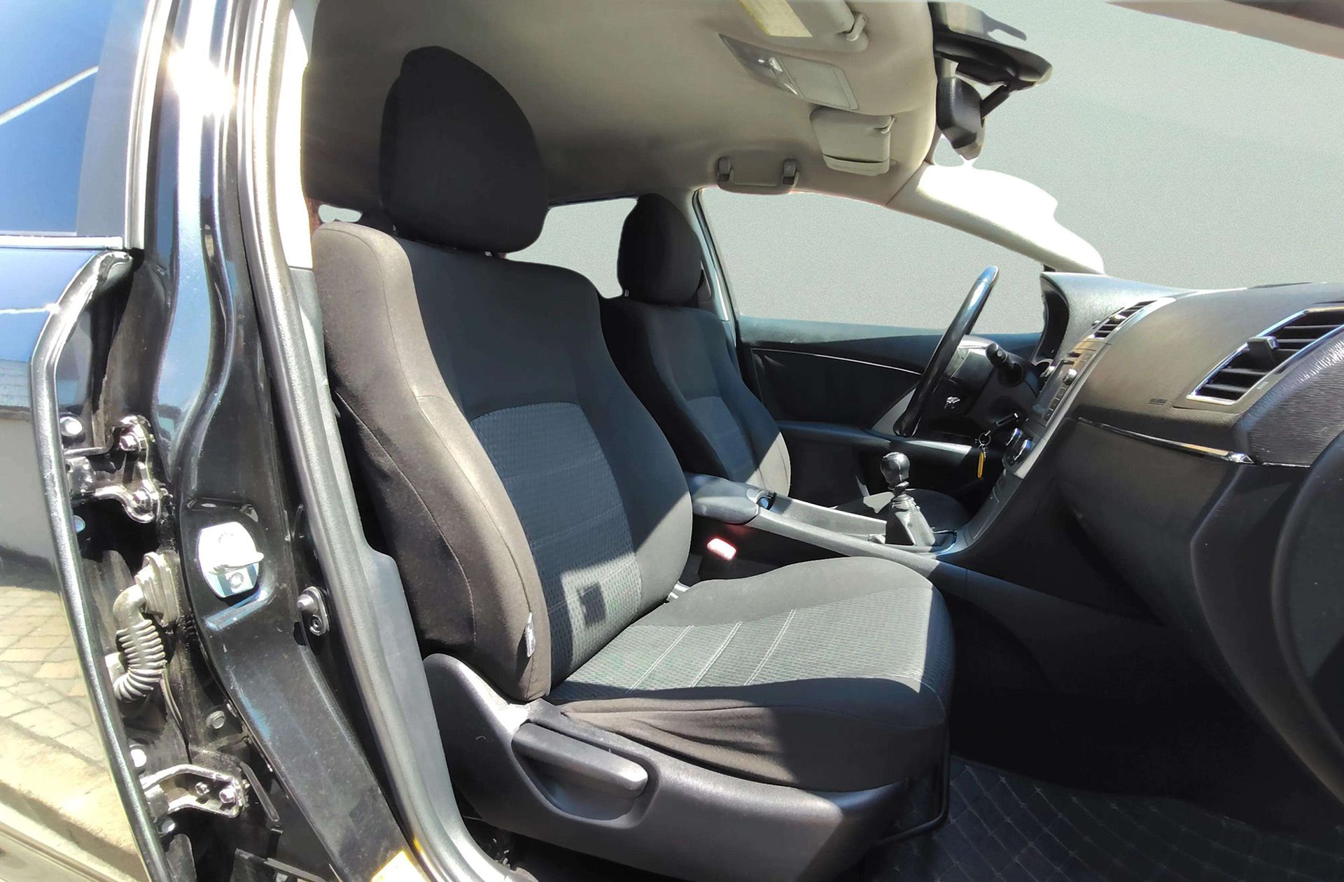 Toyota Avensis 120 D Advance - foto 14