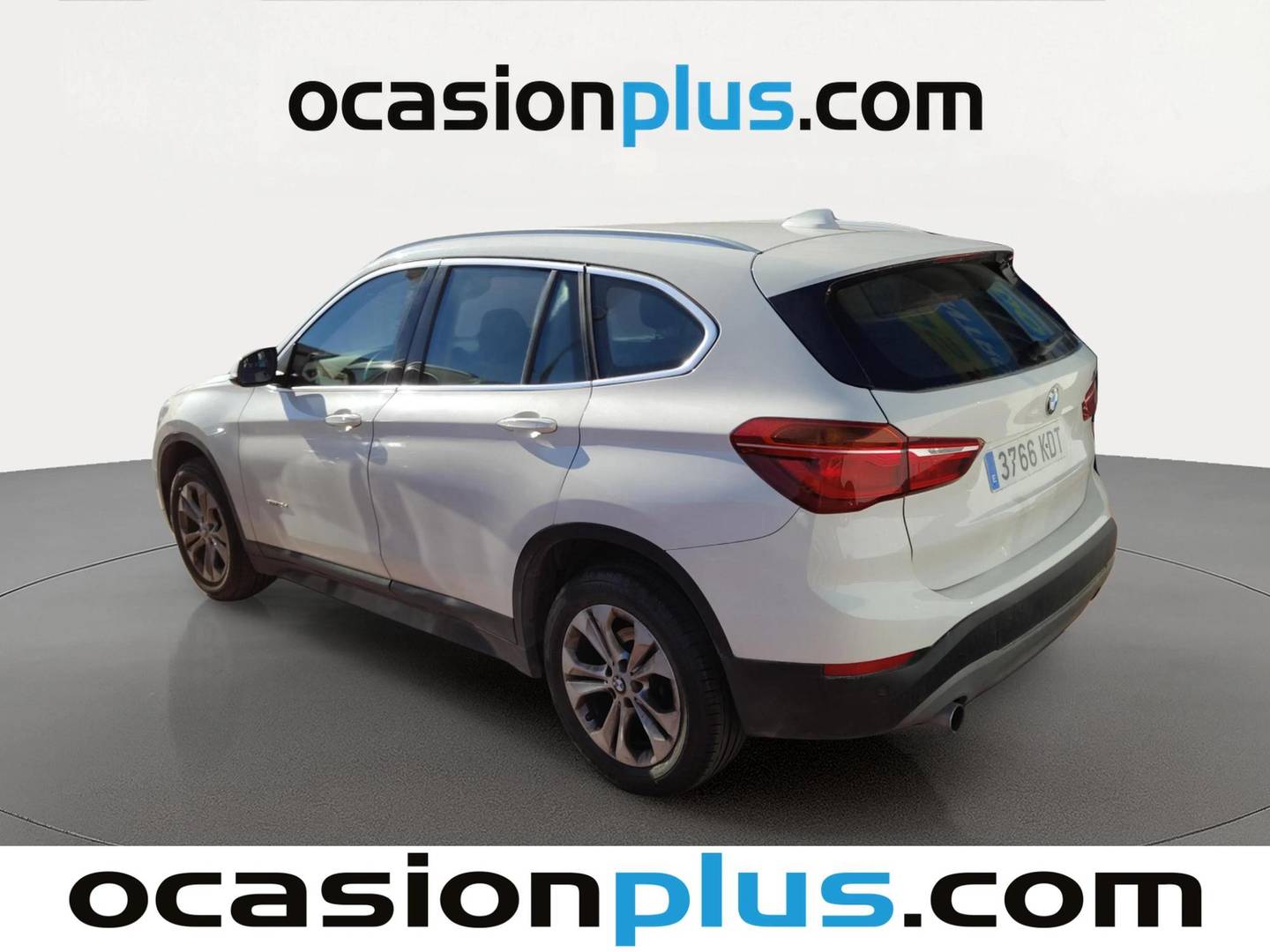 Foto trasera BMW X1 BMW X1 sDrive18d Business (150 CV) izquierda