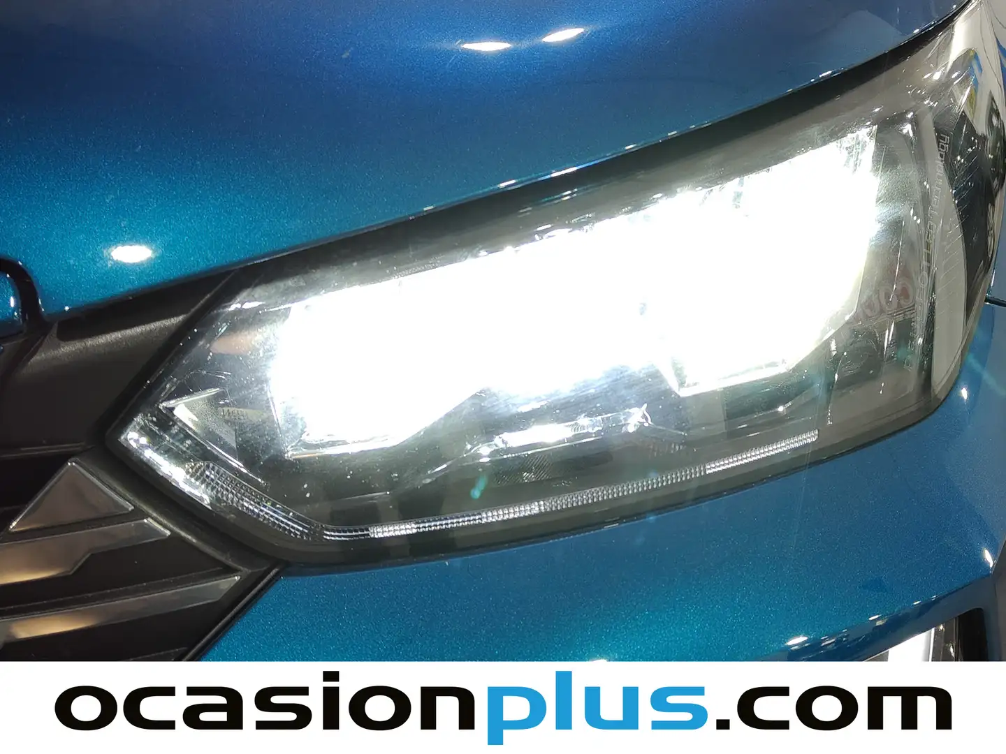 Foto Peugeot 2008 Peugeot 2008 Allure Hybrid eDCS6 (136 CV)