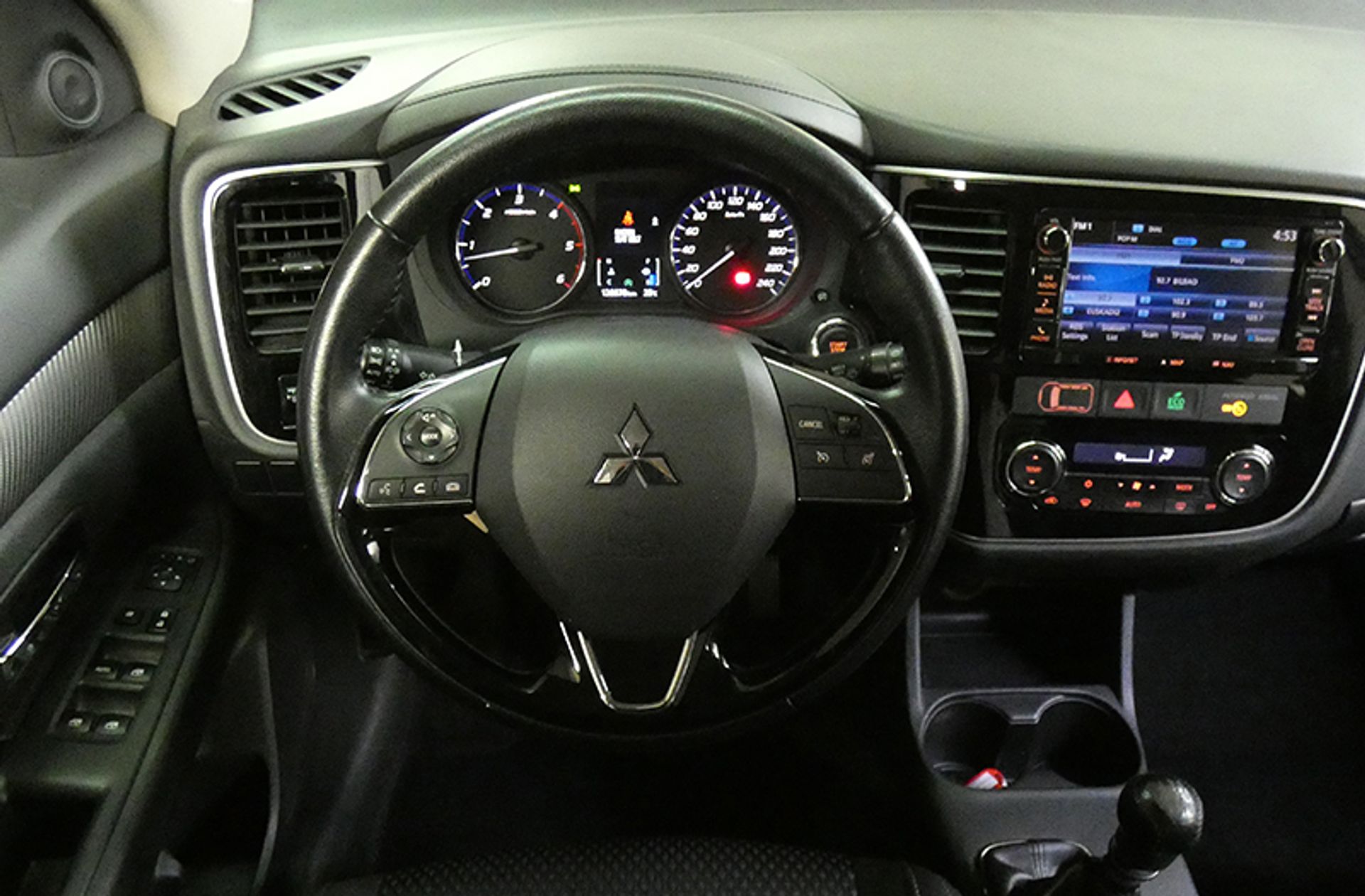 Mitsubishi Outlander 220 DI-D Motion 2WD - foto 23