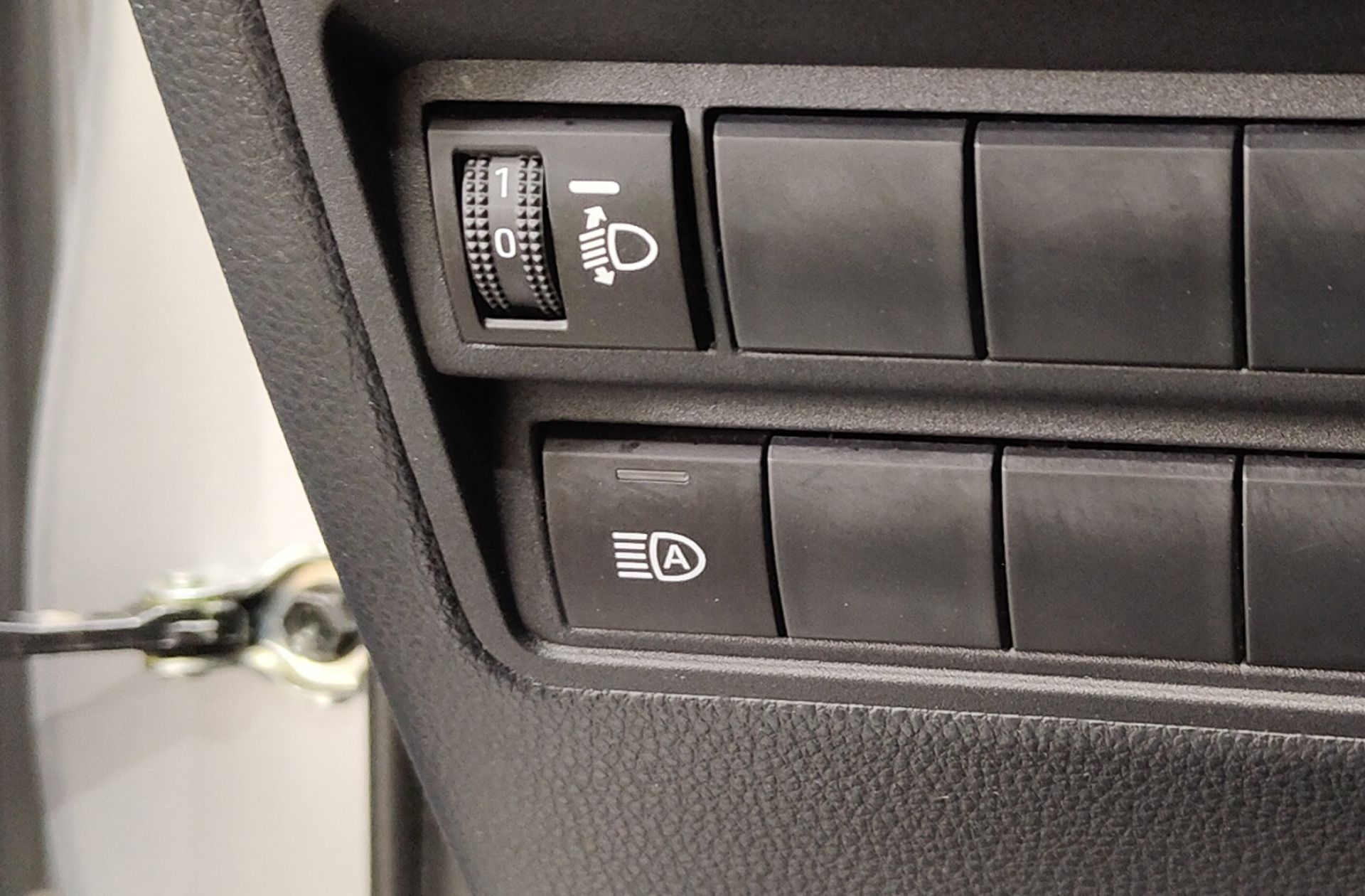 Toyota Yaris 120H Active Plus - foto 22