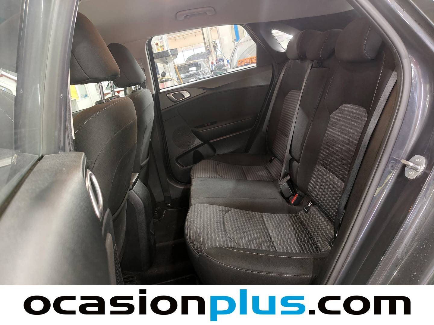 Foto asientos traseros KIA Ceed KIA Ceed 1.6 MHEV iMT Drive (136 CV)