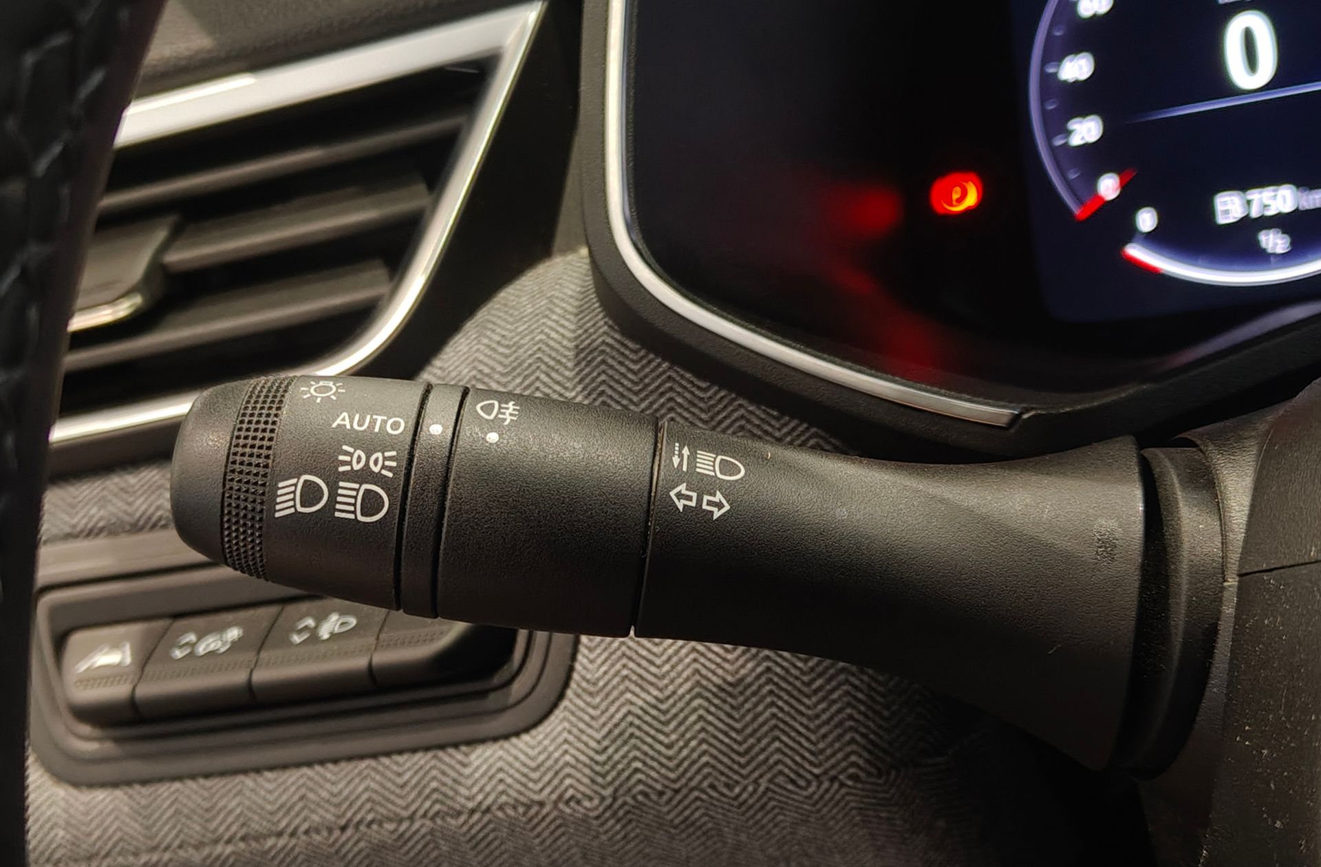 Renault Clio Techno TCe - foto 24