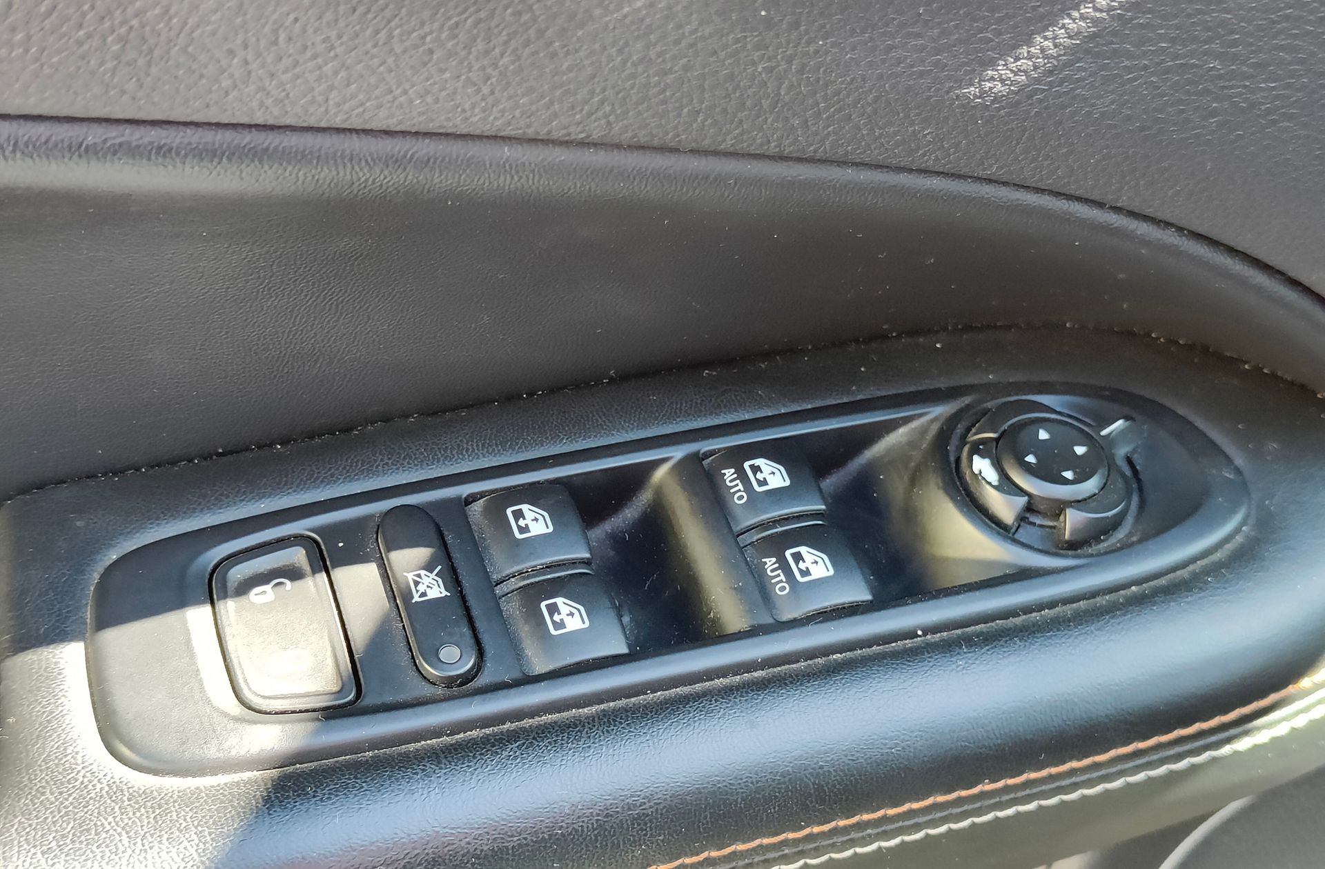 Jeep Compass 1.4 MultiAir Longitude 4x2 - foto 18