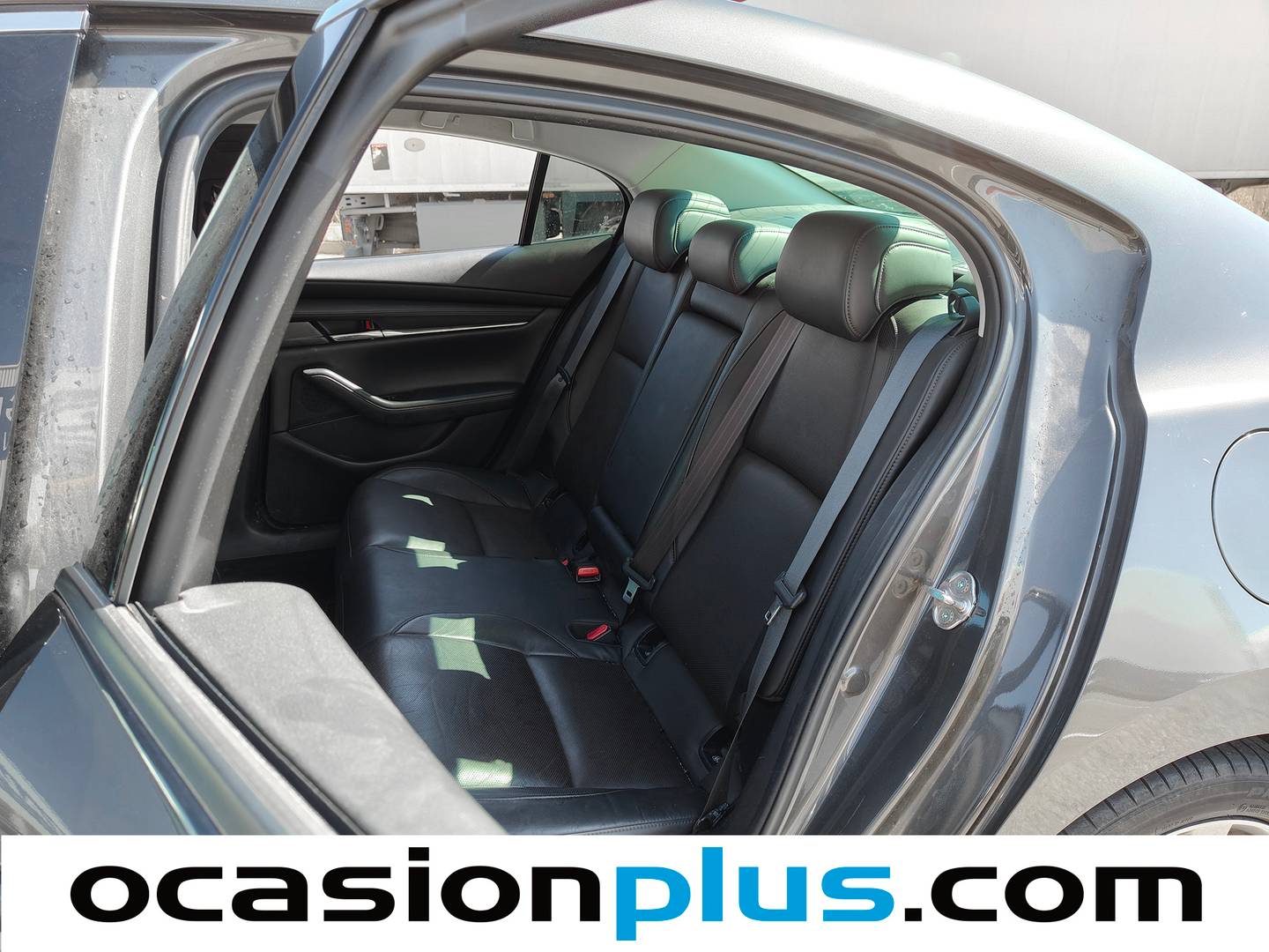 Foto asientos traseros Mazda Mazda3 Mazda Mazda 3 2.0 Sedan e-Skyactiv-X Zenith Safety Black AT (186 CV)