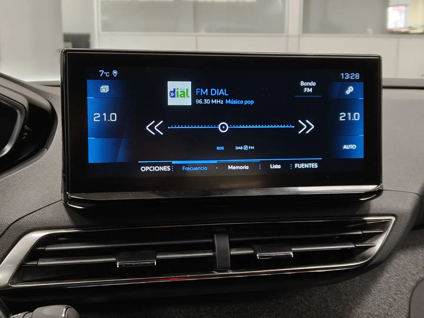 Foto Peugeot 3008 Peugeot 3008 PureTech 130 S&S Allure Pack (130 CV)