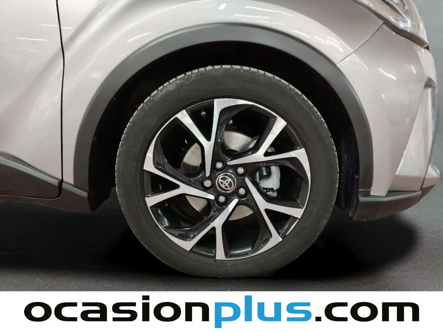 Foto Toyota C-HR Toyota C-HR 1.8 125H Advance (122 CV)