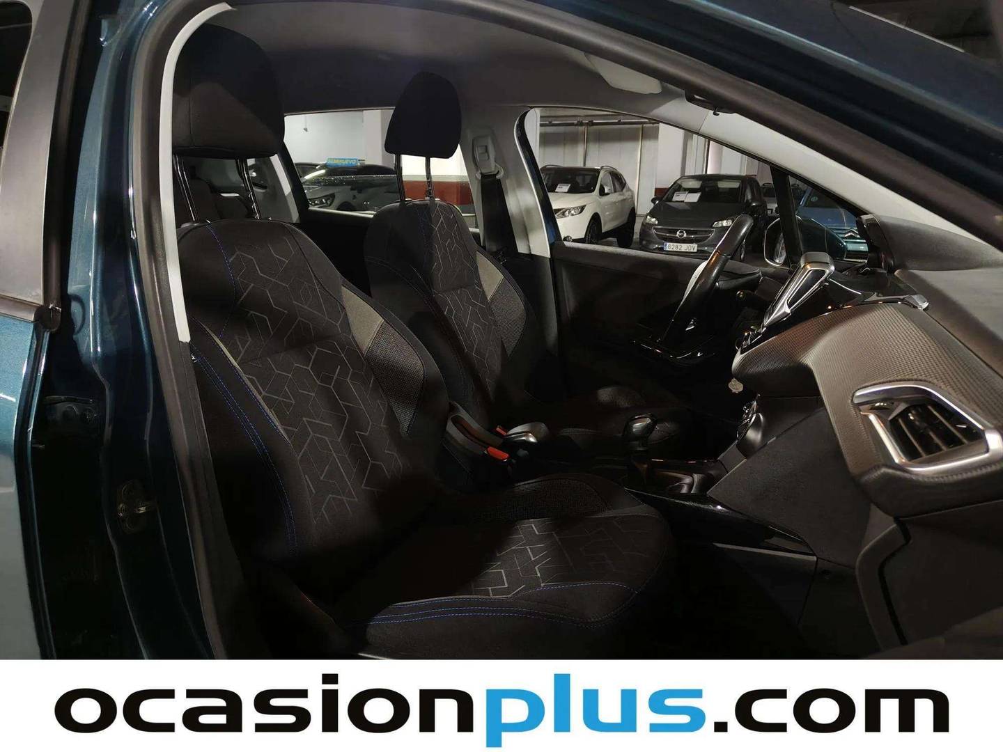Peugeot 2008 Peugeot 2008 BlueHDi 100 Signature (100 CV) km 0
