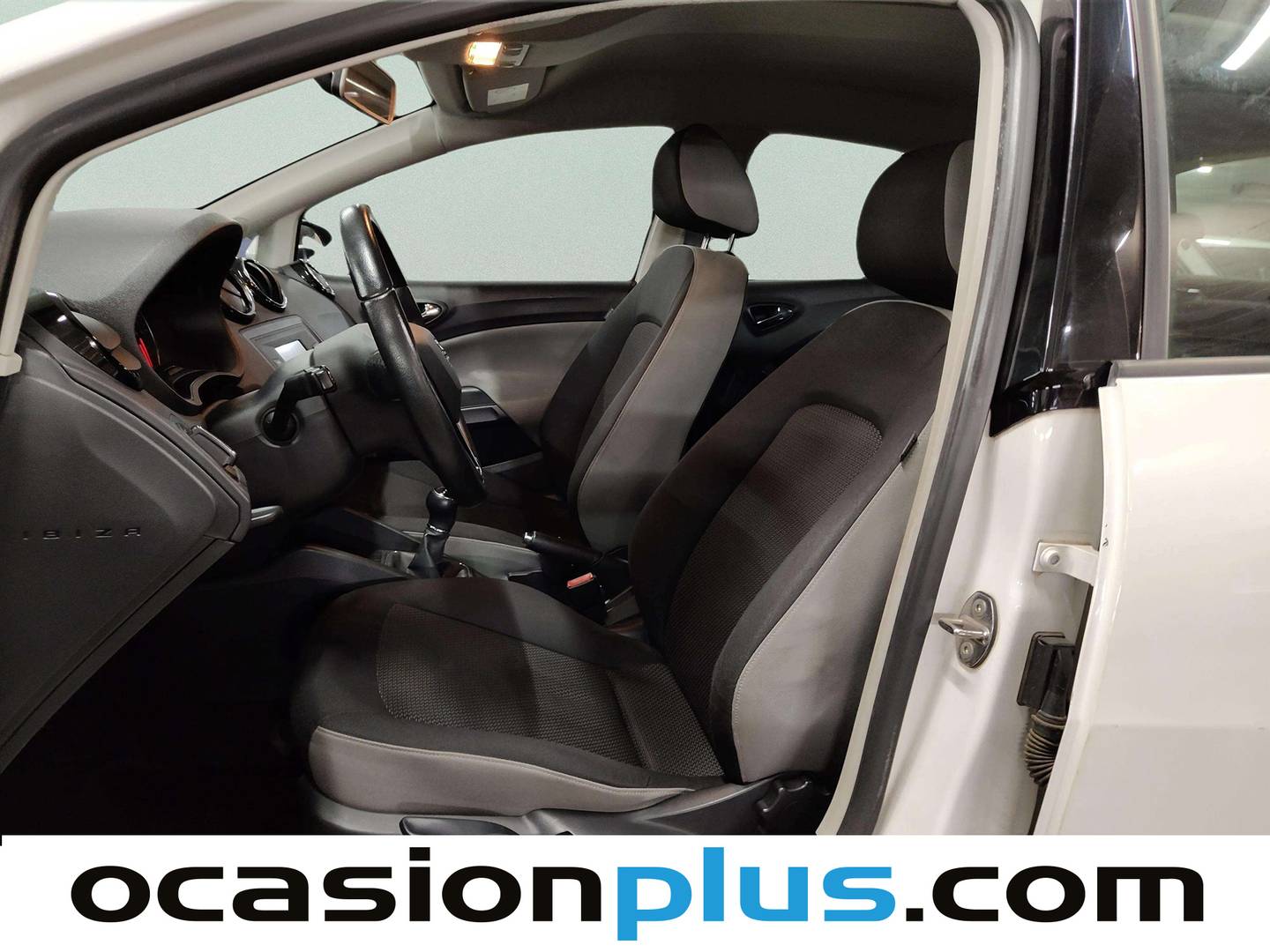 Foto asientos delanteros Seat Ibiza Seat Ibiza 1.2 TSI Style (90 CV)