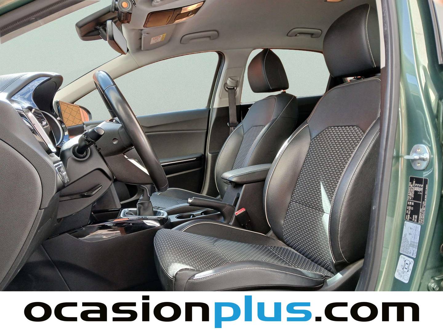 Foto asientos delanteros KIA Ceed KIA Ceed 1.0 T-GDi Tech (120 CV)