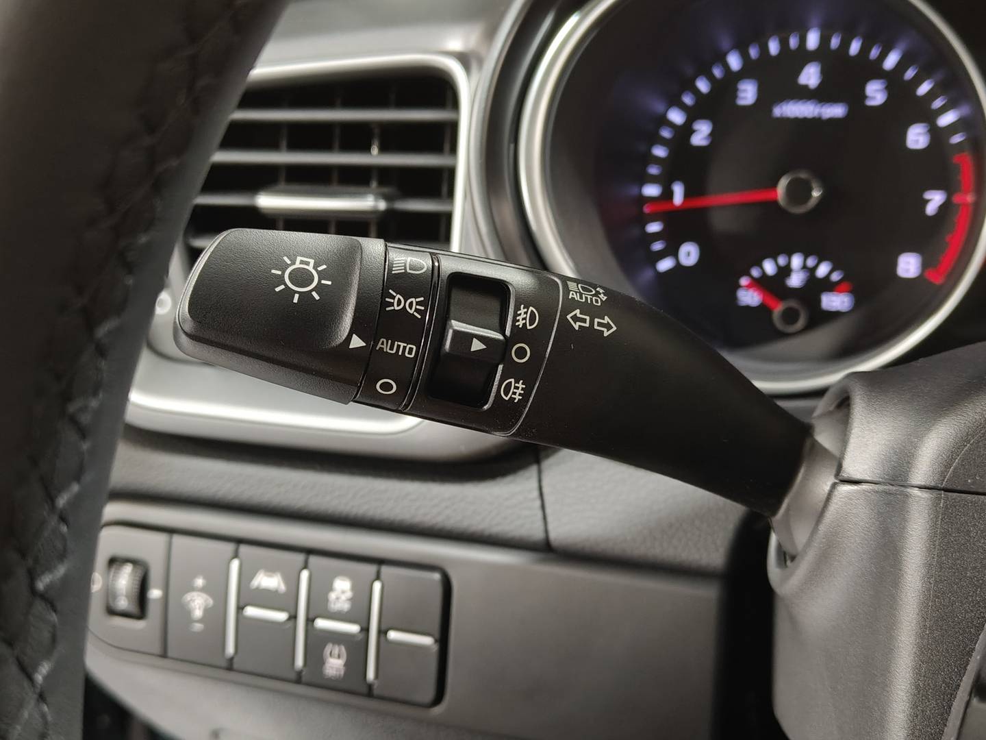 Foto KIA XCeed Kia XCeed 1.5 MHEV iMT Drive (140 CV)