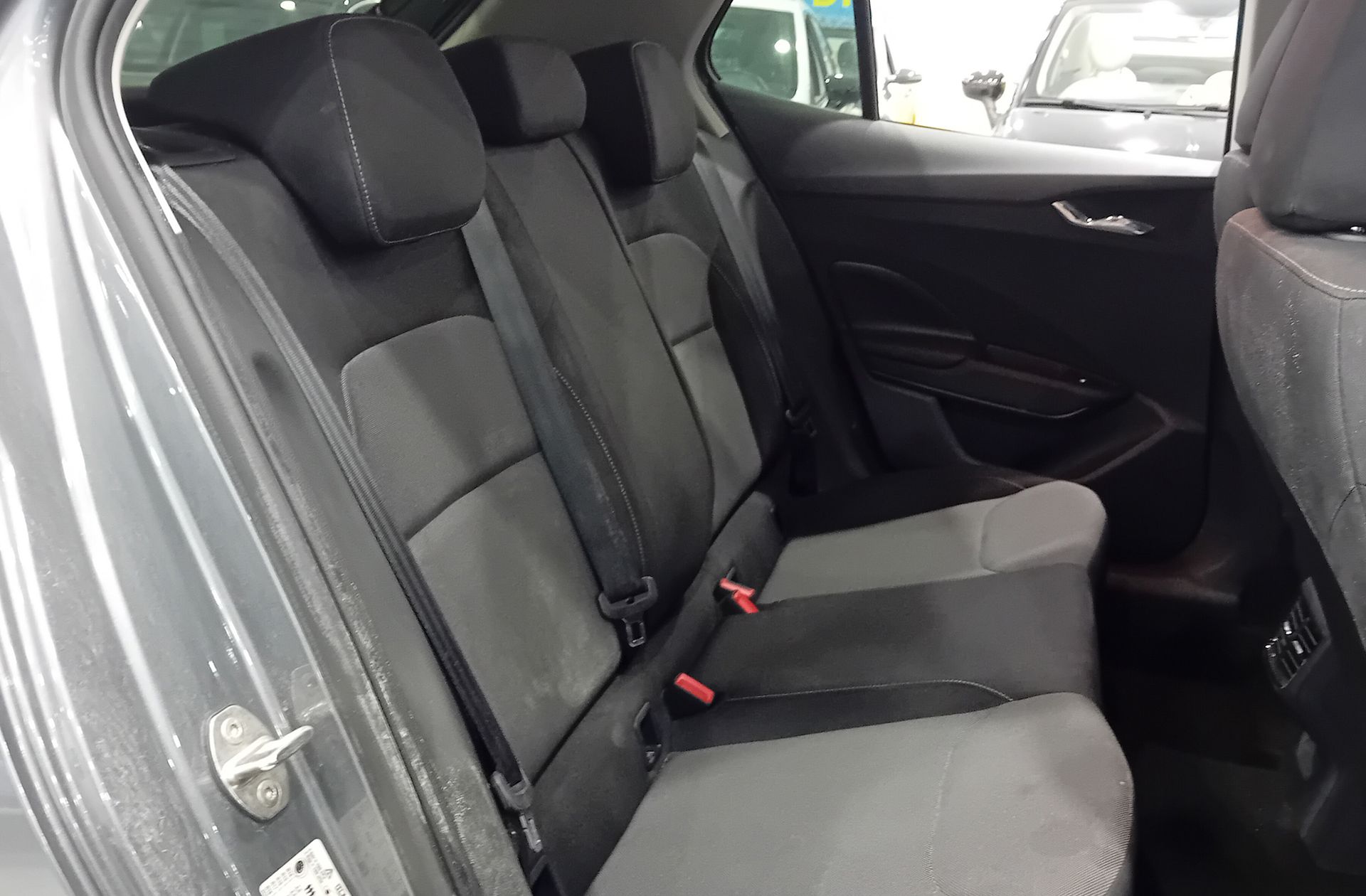 Škoda Fabia 1.0 TSI Selection - foto 16