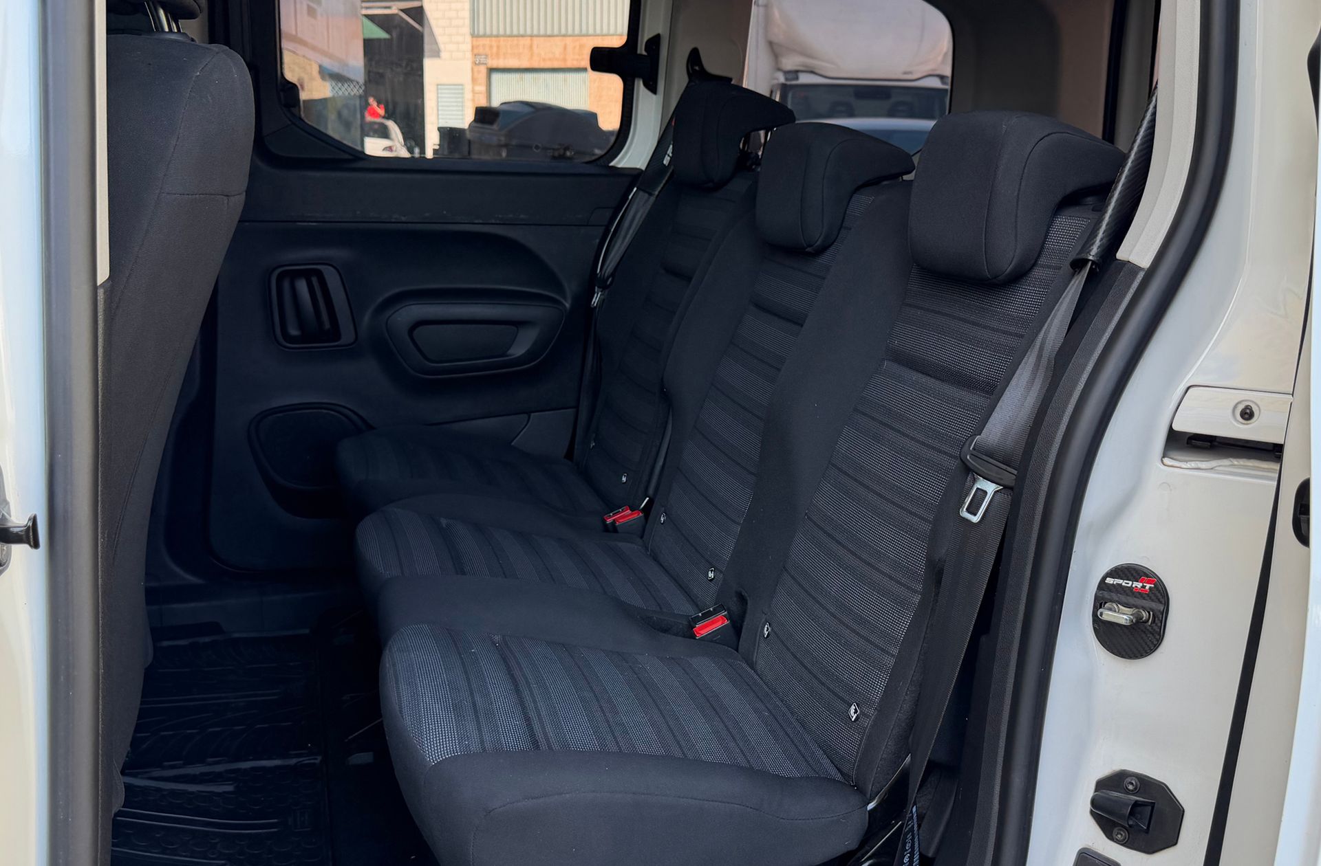Opel Combo 1.5 TD Selective L - foto 11