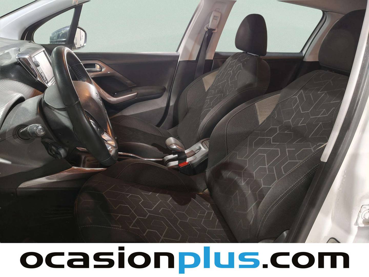 Foto asientos delanteros Peugeot 2008 Peugeot 2008 BlueHDi 100 Style (100 CV)