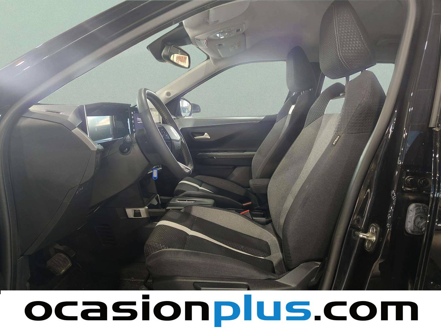 Foto asientos delanteros Opel Frontera Opel Frontera 1.2T XHT Hybrid eDCT6 GS (136 CV)