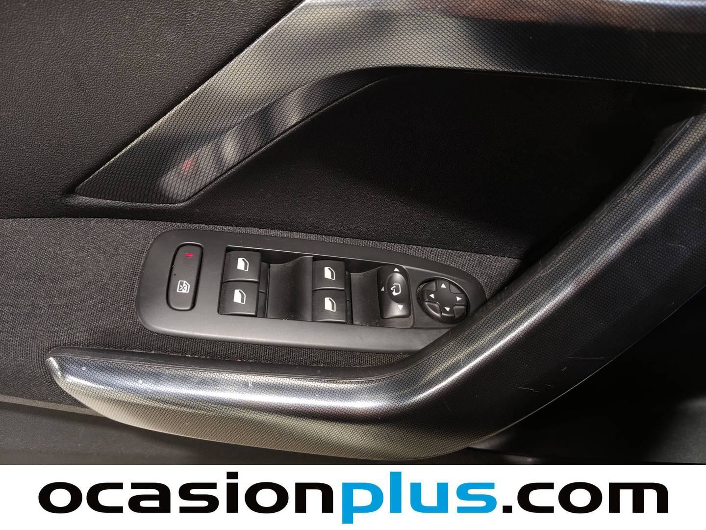 Foto Peugeot 2008 Peugeot 2008 BlueHDi 120 S&S Allure 88 kW (120 CV)