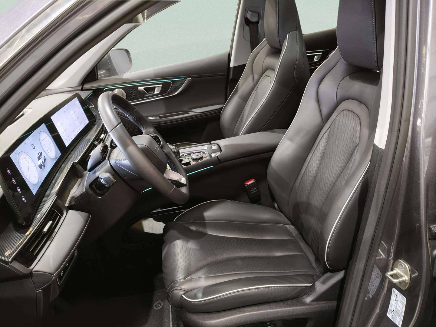 Foto asientos delanteros EBRO S700 EBRO S700 1.6 TGDI Luxury 7 DCT (147 CV)