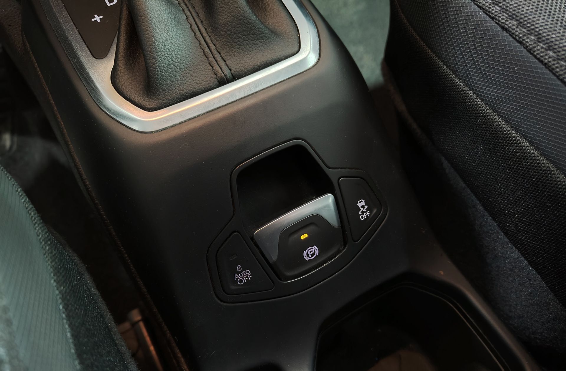 Jeep Renegade eHybrid 1.5 Limited ATX - foto 25
