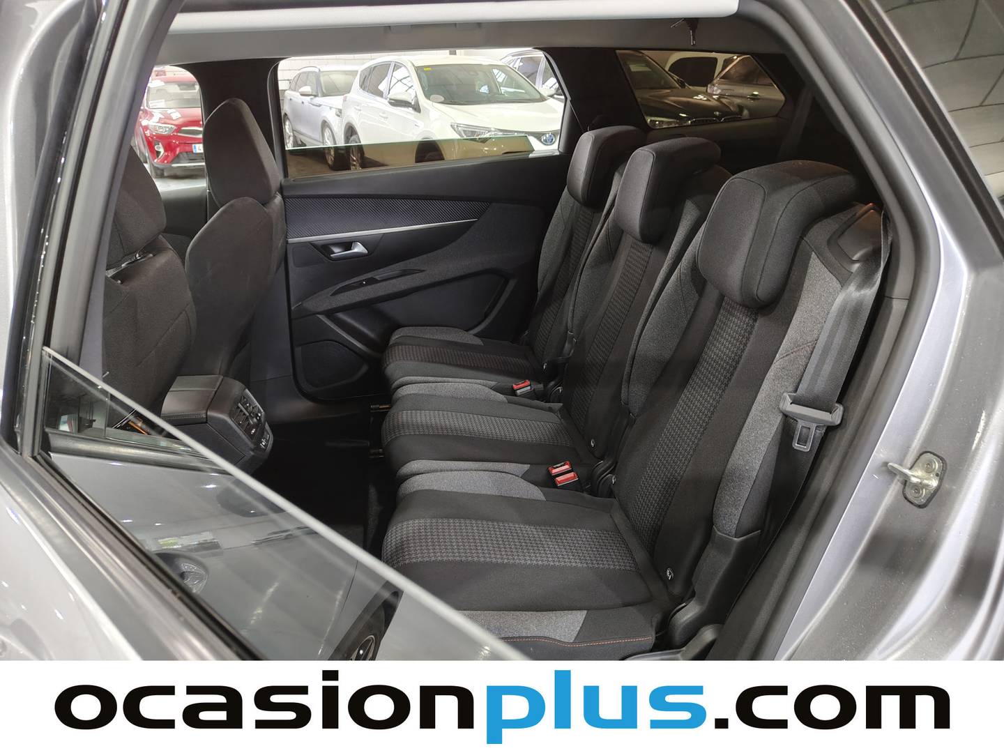 Foto asientos traseros Peugeot 5008 Peugeot 5008 PureTech 130 S&S Active Pack (130 CV) 7 Plazas