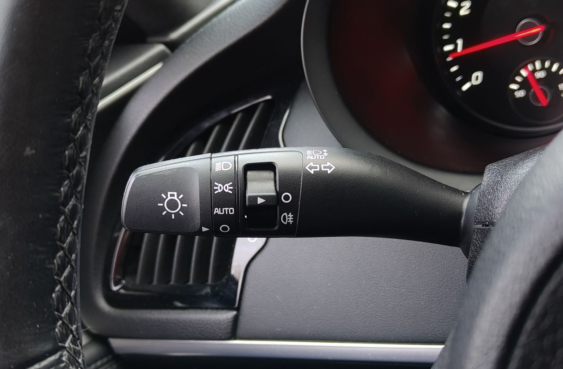 Kia Stinger 2.0 T-GDi GT Line 4x2 - foto 33