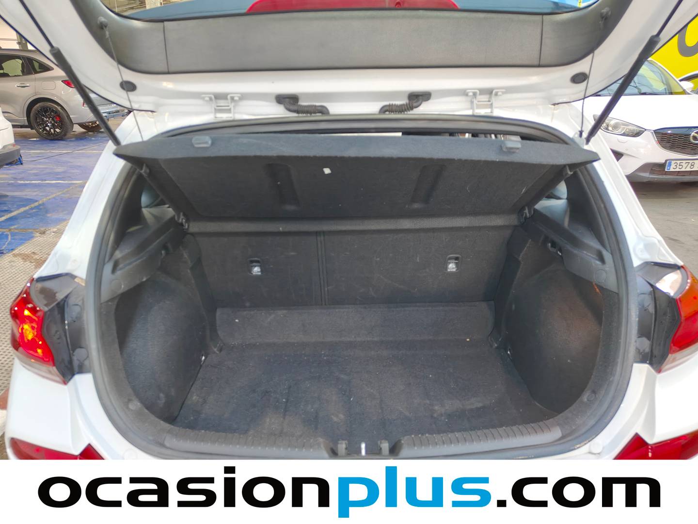 Fotos maletero Hyundai i30 Hyundai i30 1.6 CRDI Go! (95 CV)