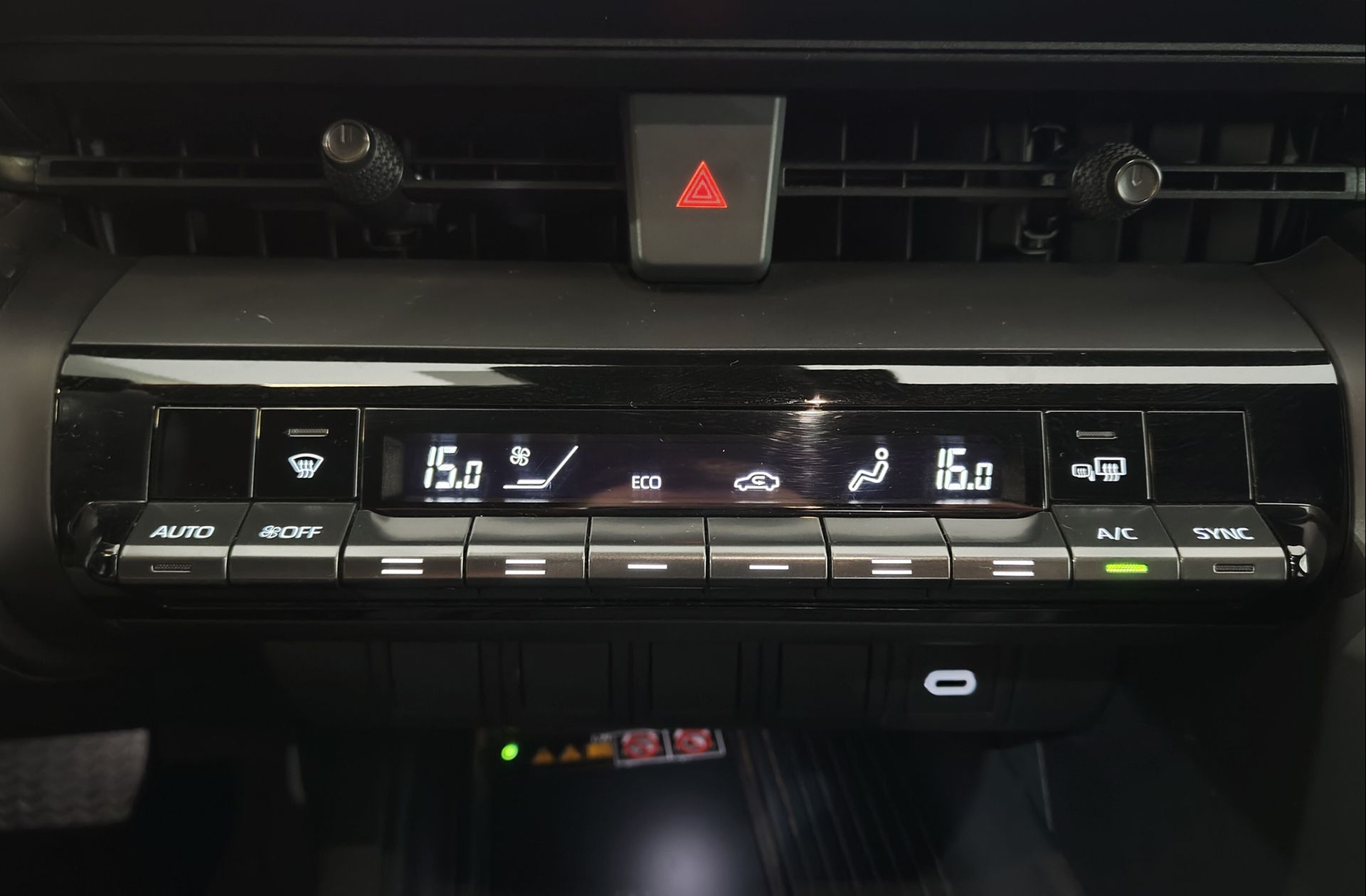 Toyota C-HR 140H Advance - foto 30