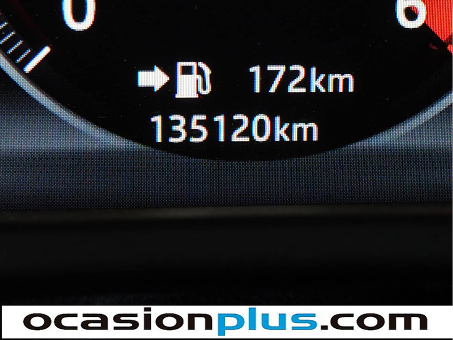 Foto Jaguar F-Pace Jaguar F-PACE 2.0L i4D Pure RWD (180 CV)