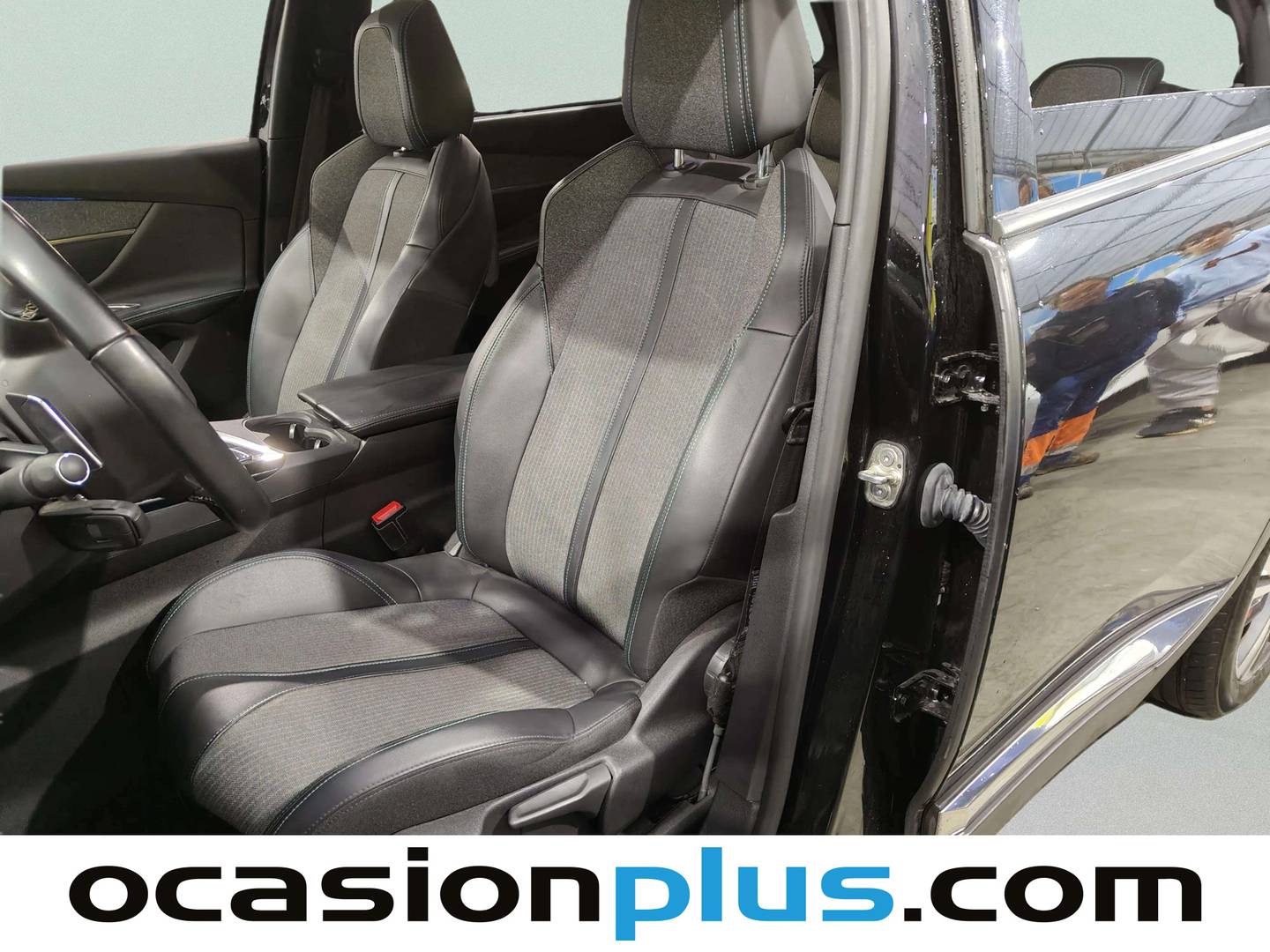 Foto Peugeot 5008 Peugeot 5008 PureTech 130 S&S Allure Pack EAT8 (130 CV) 7 Plazas