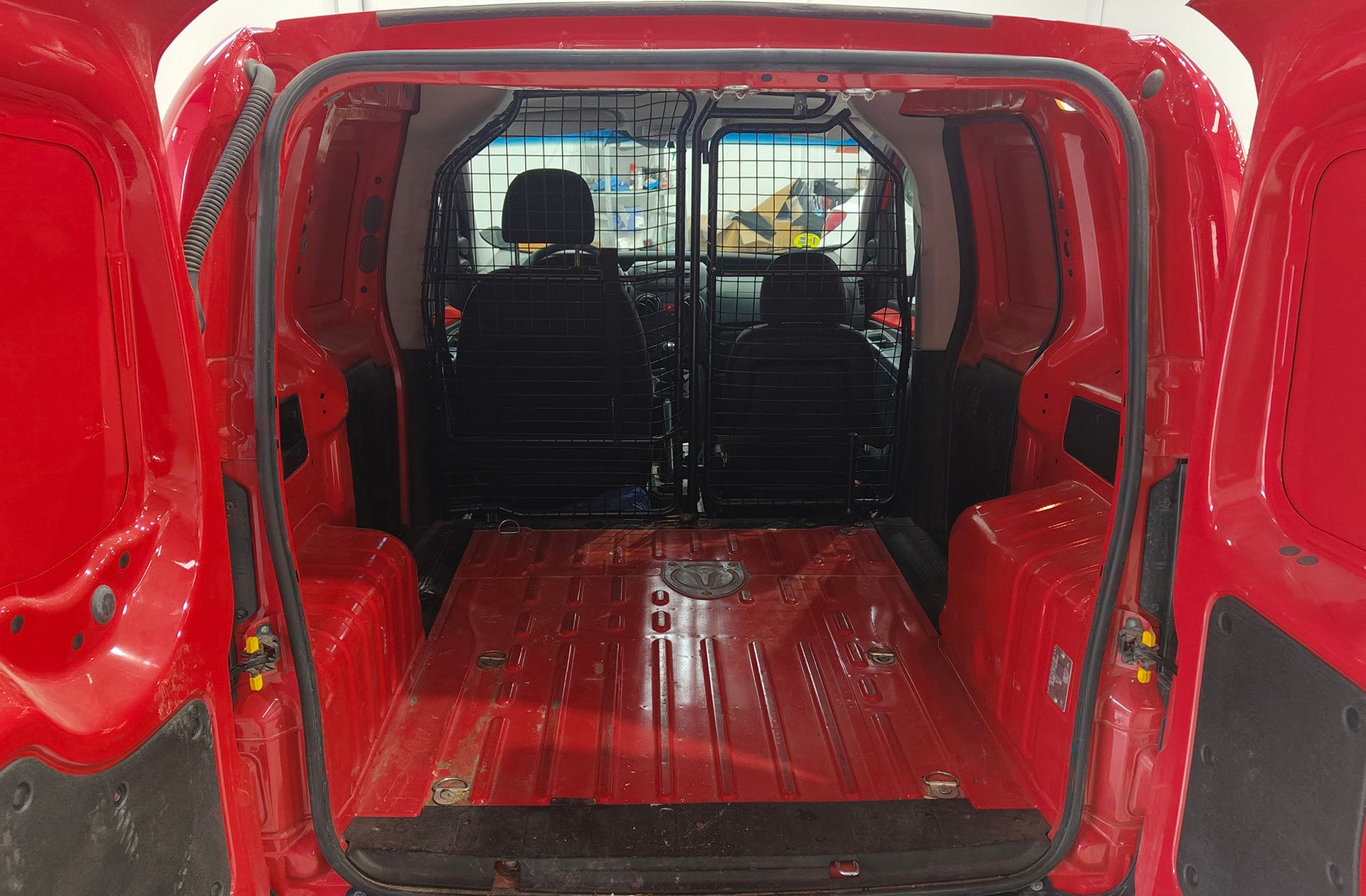 Fiat Fiorino Cargo Furgon 1.3 MultiJet Base - foto 11