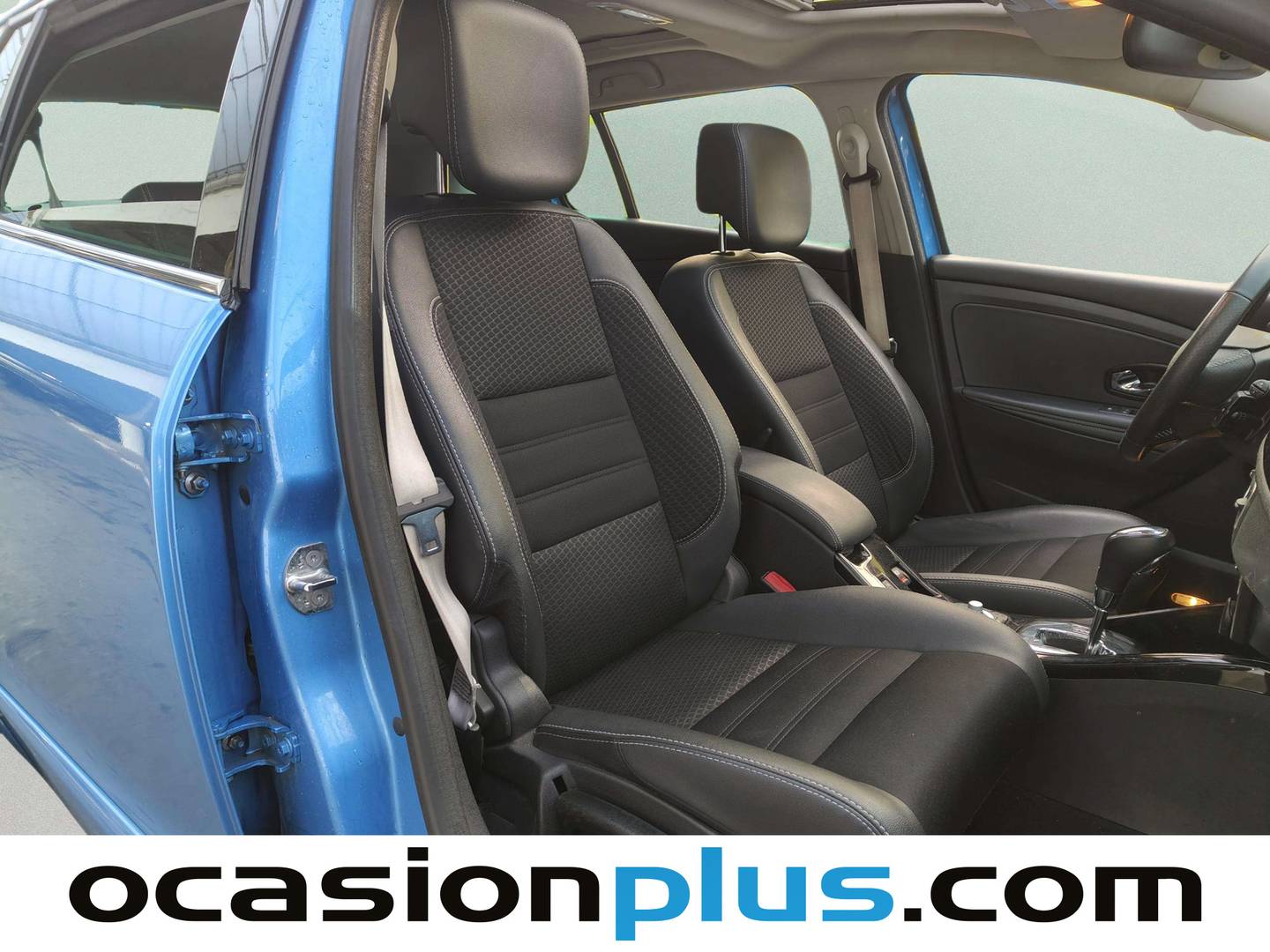 Foto Renault Mégane Renault Megane Sport Tourer Bose TCe (130 CV) EDC