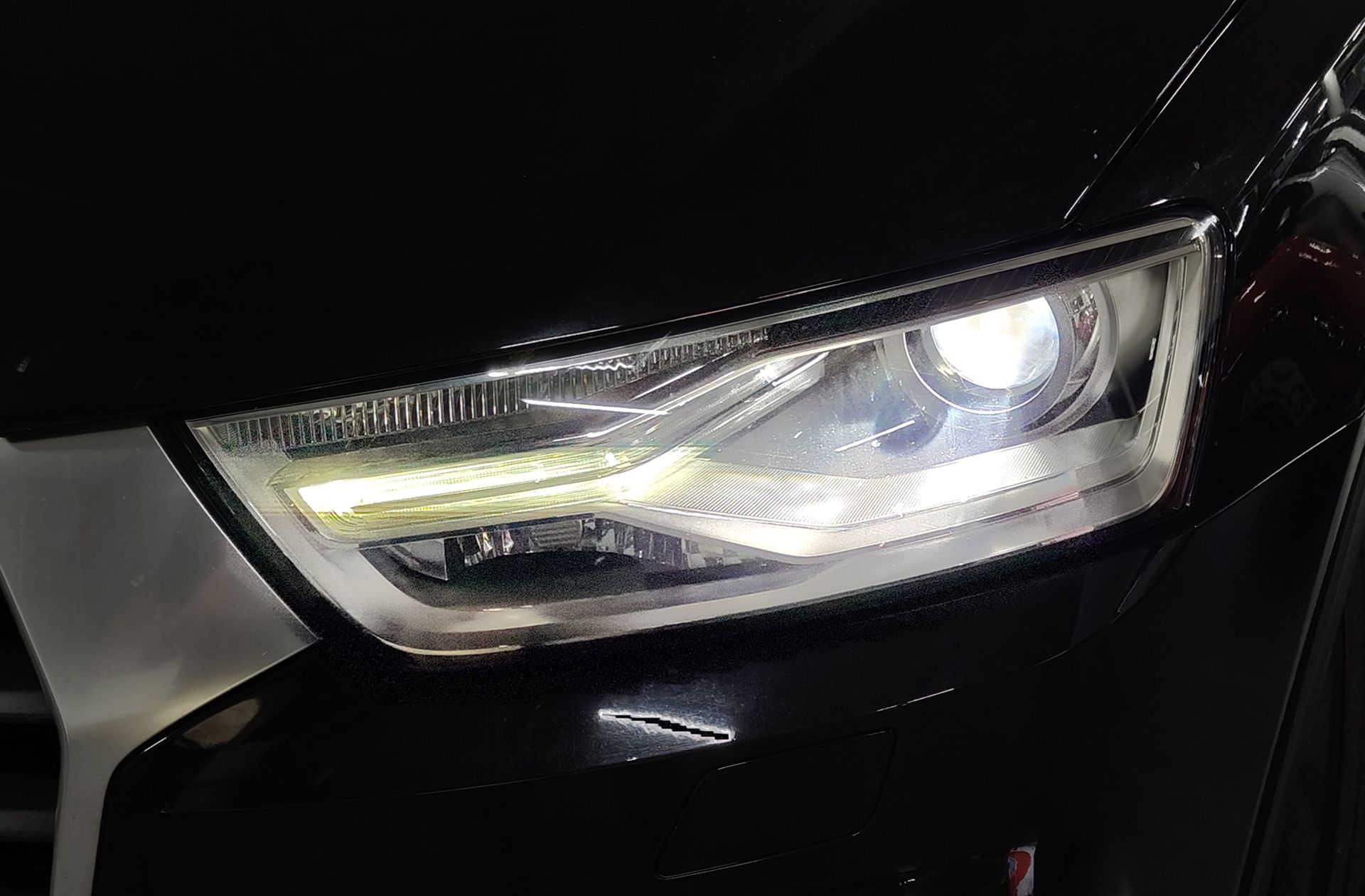 Audi Q3 design edition 2.0 TDI S tronic - foto 14
